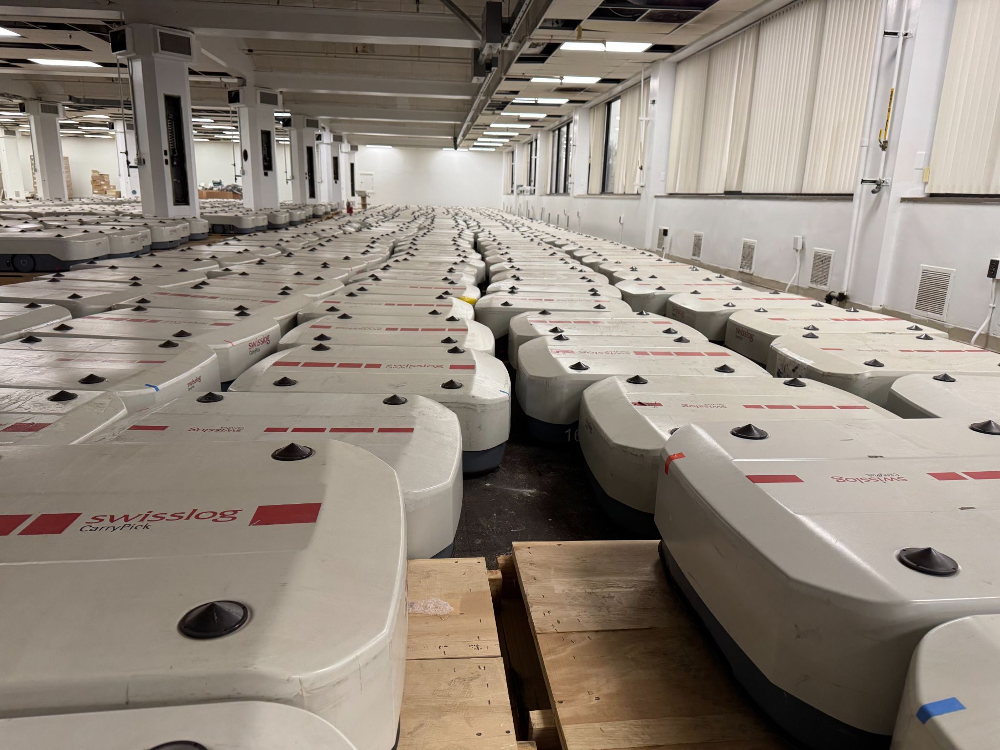 KUKA AGVs - SOLD IN LOTS OF 10 - MODEL KMP600 BATTERIES AND CHARGER INCLUDED 18