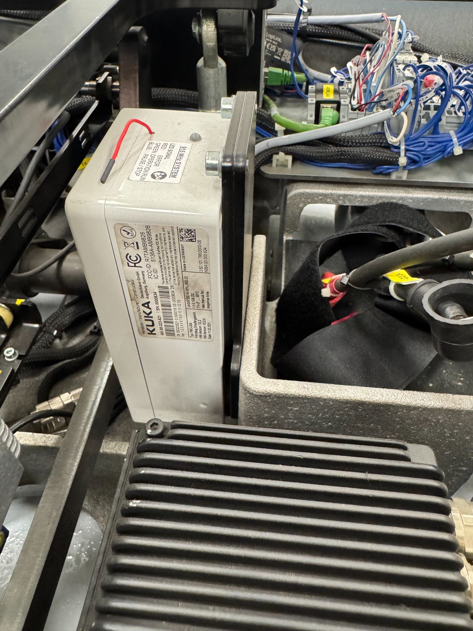 KUKA AGVs - SOLD IN LOTS OF 10 - MODEL KMP600 BATTERIES AND CHARGER INCLUDED 12