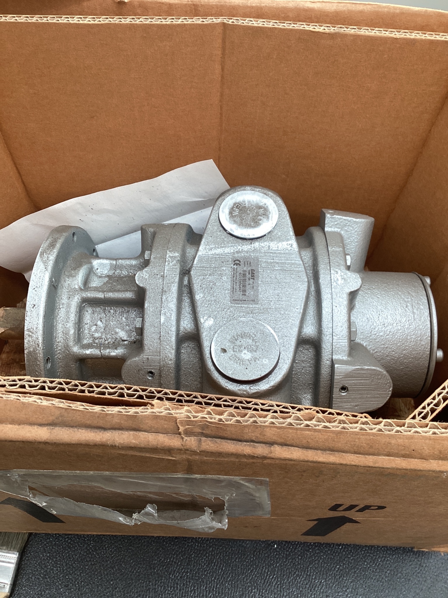 GAST 16AM-FRV-13 Reversible Air Motor 9 HP 2000 RPM 1-1/4" NPT NEW 1