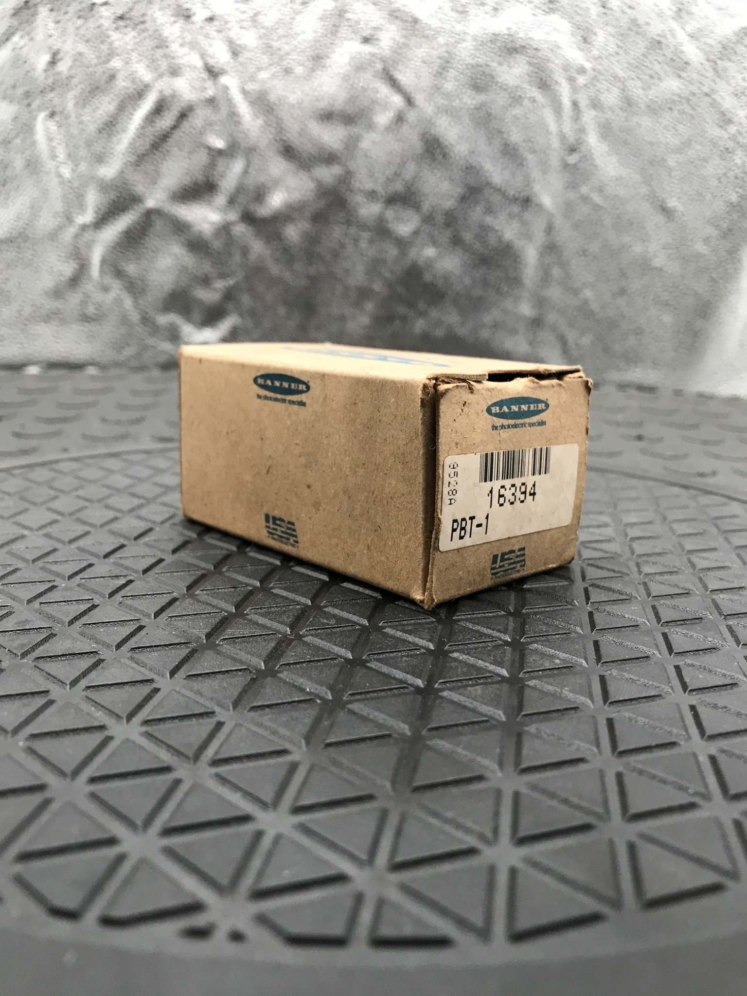 BANNER PBT-1 MULTI-BEAM 3 & 4-Wire Power Block NEW 1