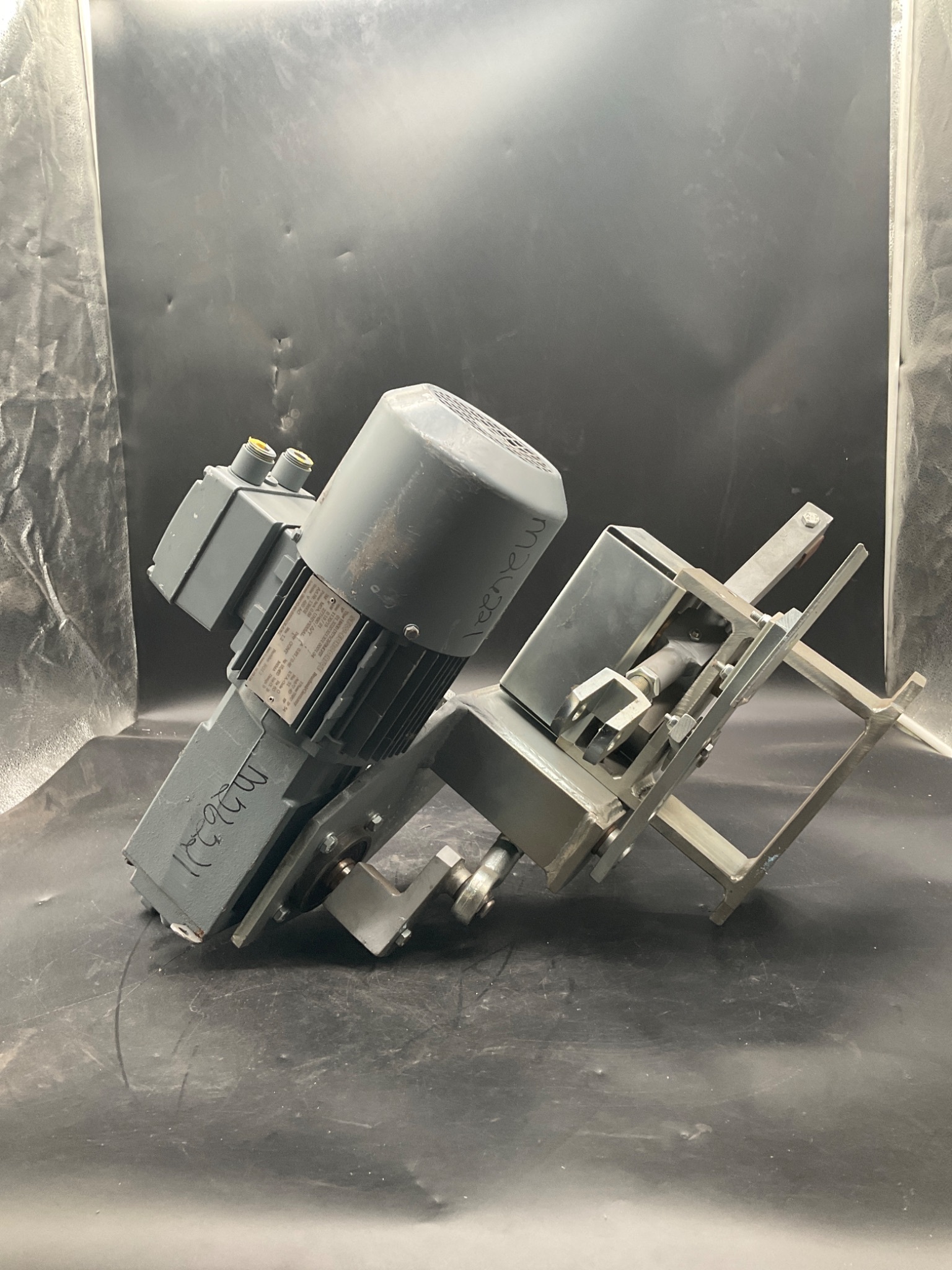 SEW-Eurodrive HW30 DT71D6/BMG/IS Gearmotor USED 2