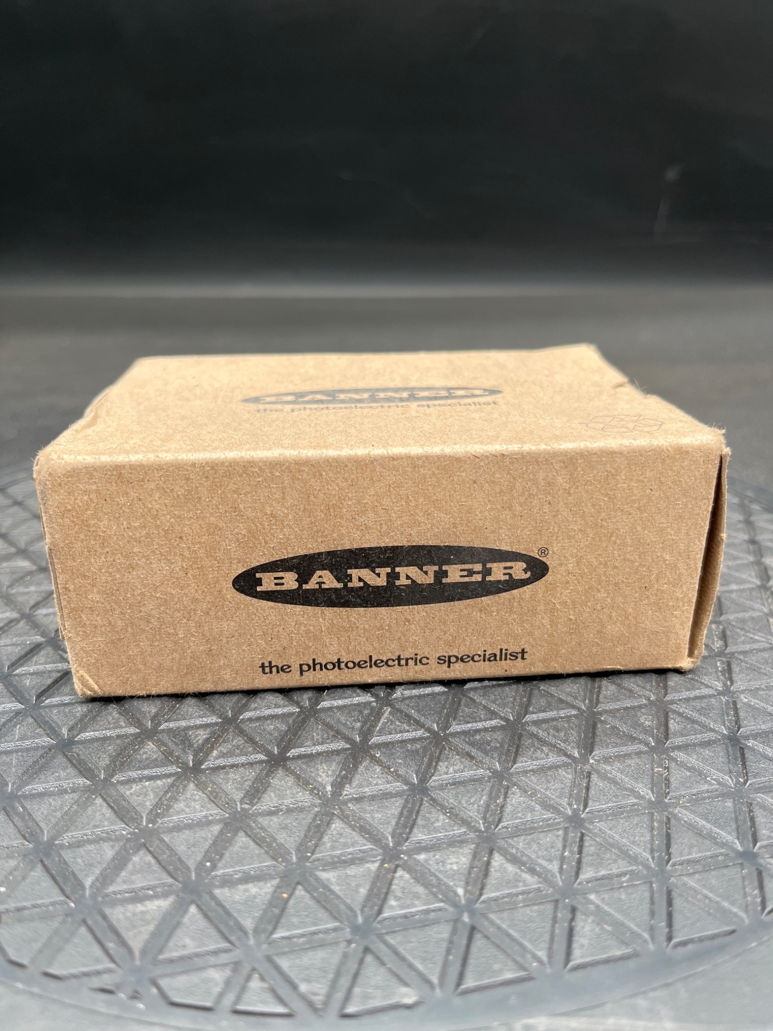 BANNER SBED 16442 MULTI-BEAM 3/4-Wire Scanner Block Emitter NEW 1