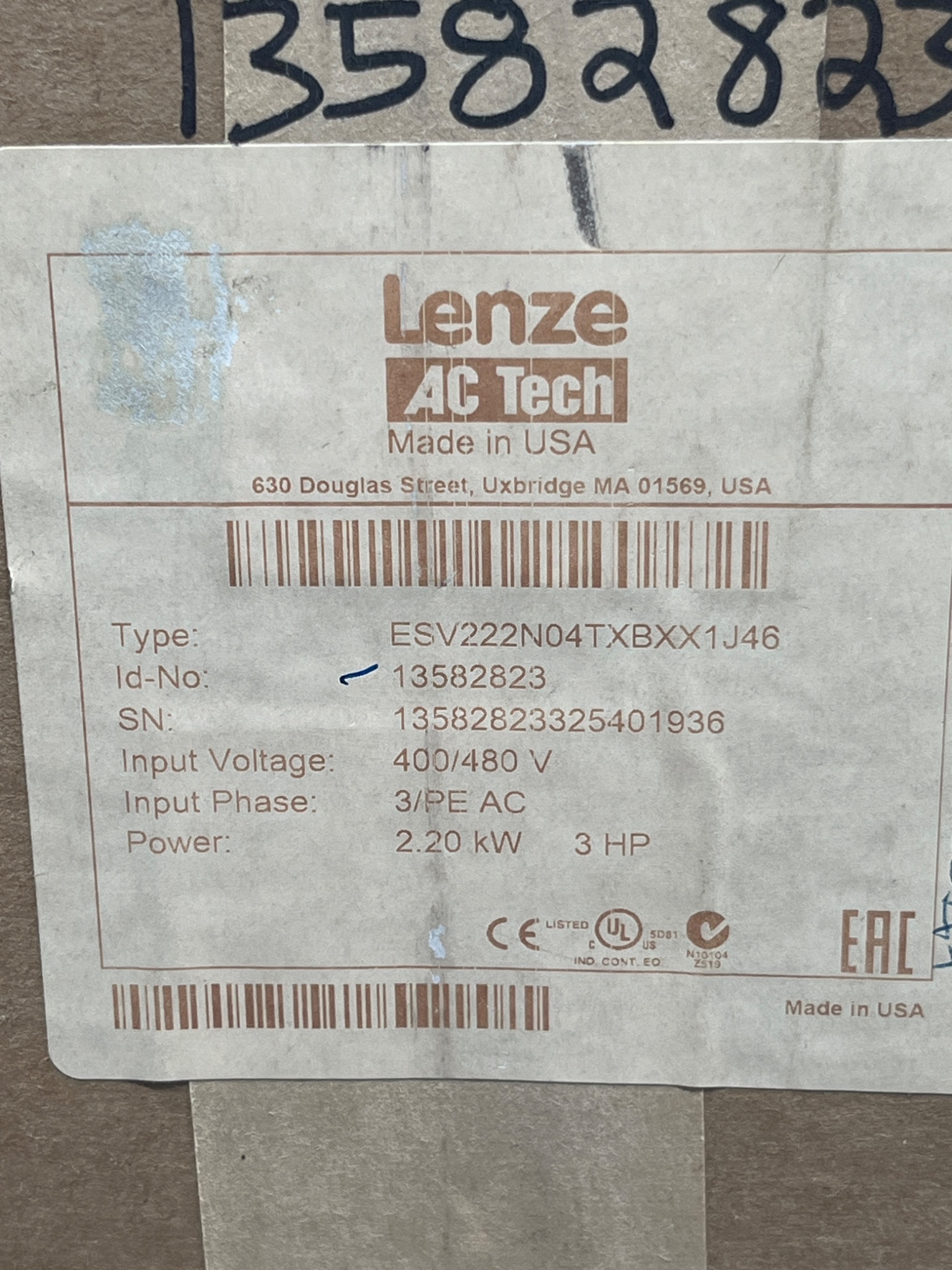LENZE AC TECH ESV222N04TXBXX1J46 SMVector Variable Frequency Drive 3HP 400/480V NEW 1