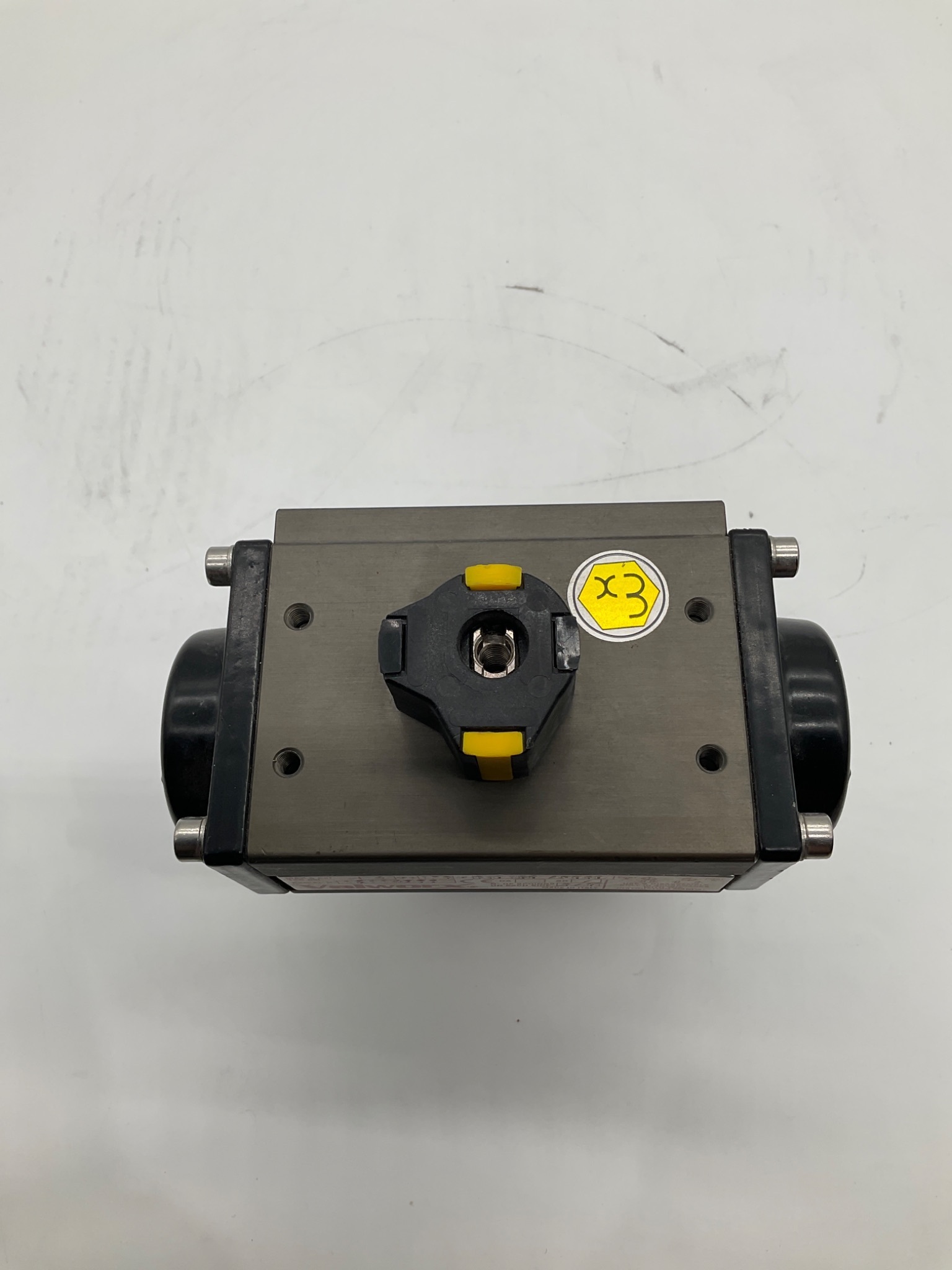 VALWORX 530150 AP050 Pneumatic Spring Return Actuated Ball Valve USED 2