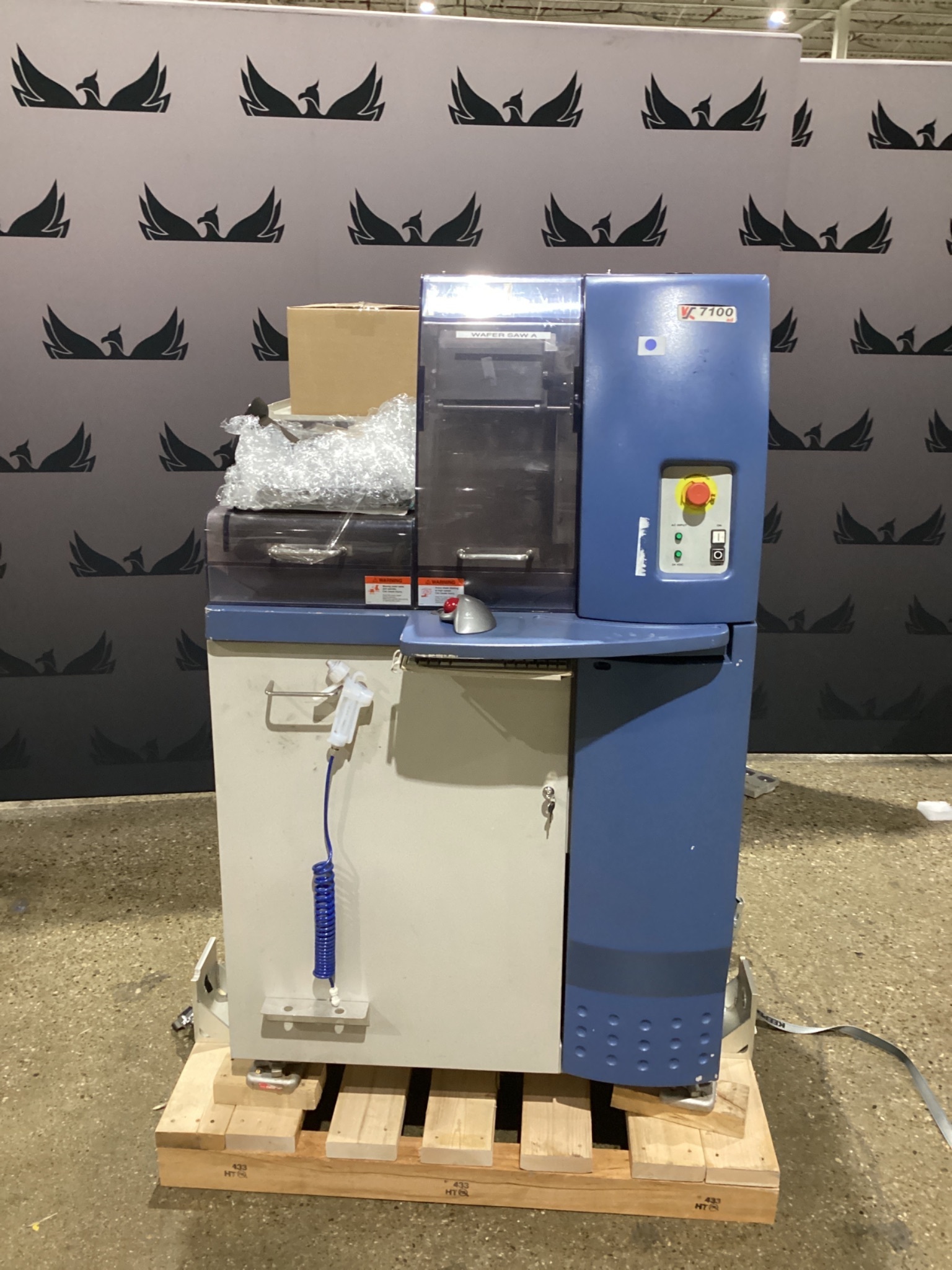 KULICKE & SOFFA 7100AD DICING SAW USED 0