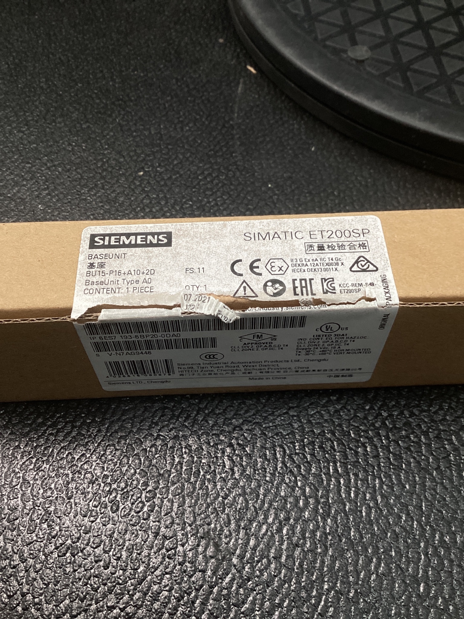 Siemens 6ES7 193-6BP20-0DA0 SIMATIC ET200SP Base Unit NEW 3