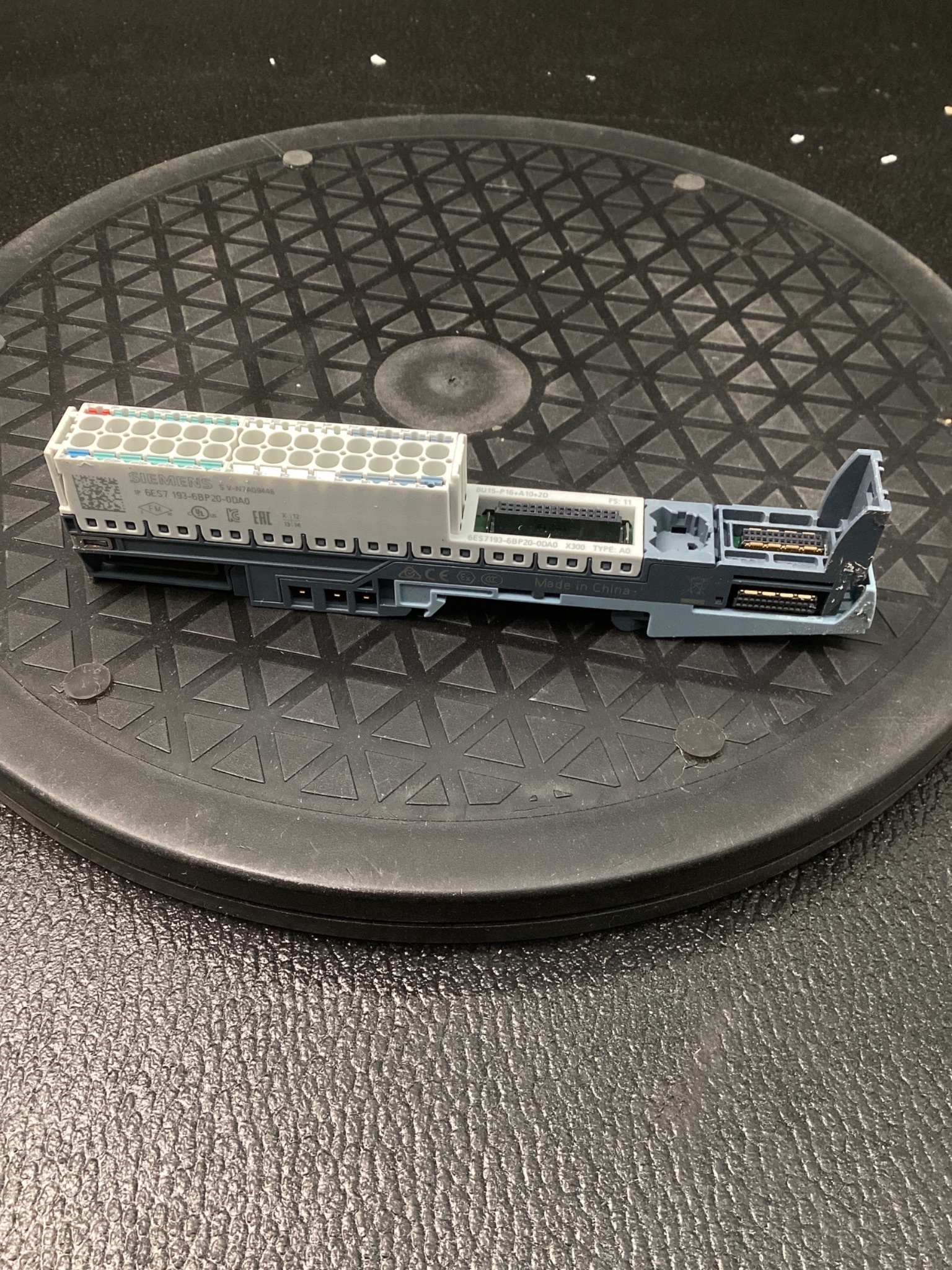 Siemens 6ES7 193-6BP20-0DA0 SIMATIC ET200SP Base Unit NEW 4
