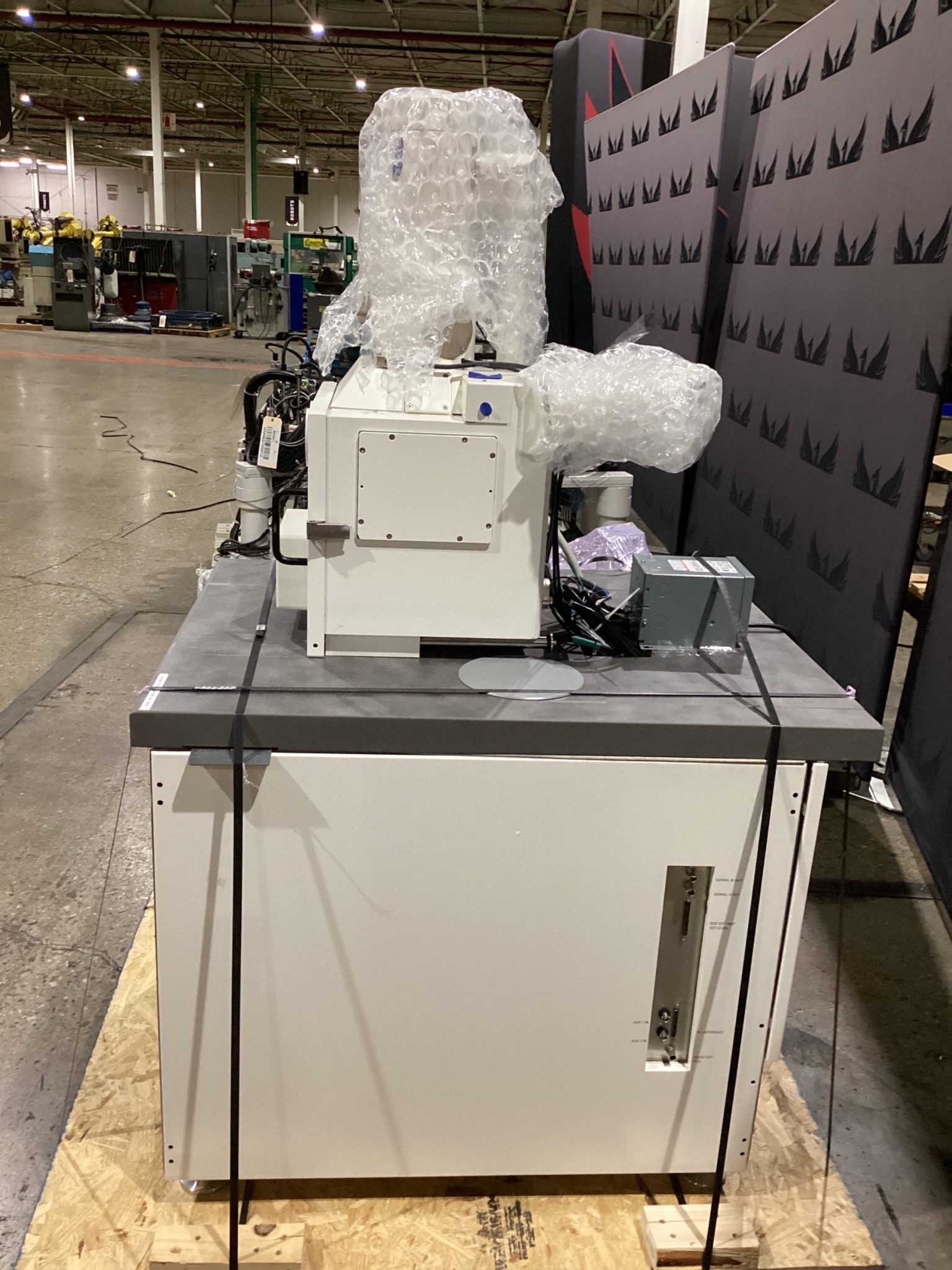 LEO 1455 Scanning Electron Microscope USED 2