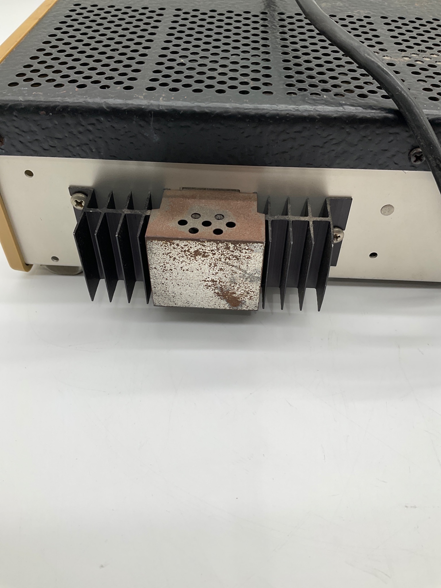 BK Precision 1650 Tri-Output DC Power Supply USED 3