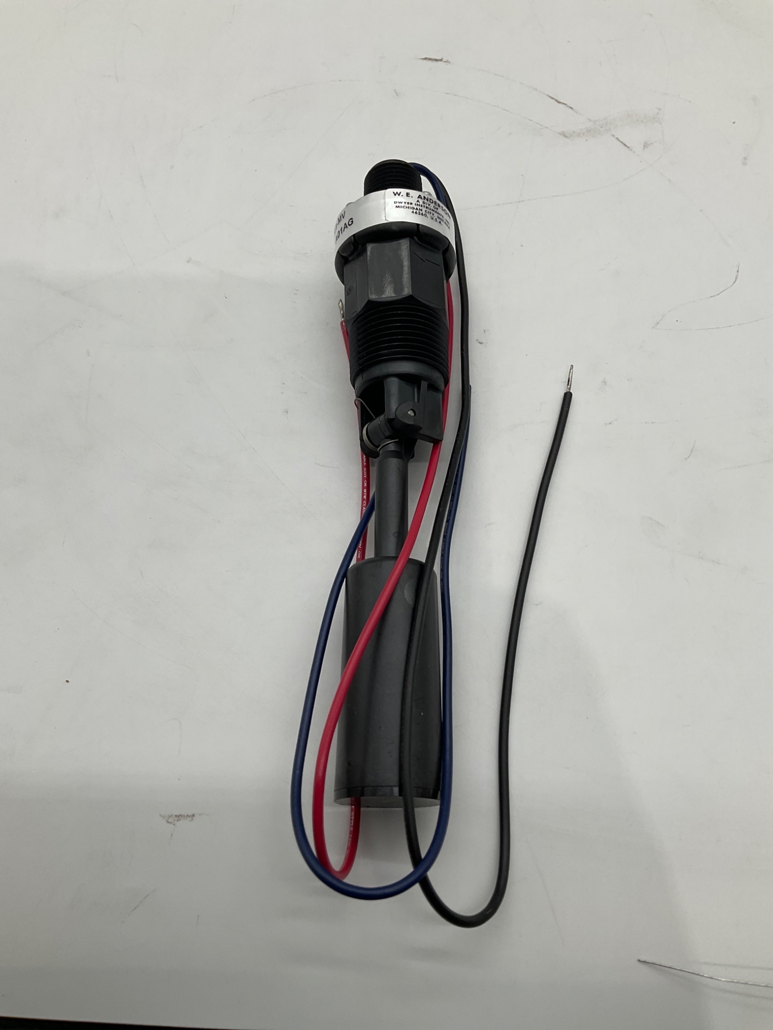 DWYER AL8 S51171401 L8-MV Liquid Level Switch NEW 3