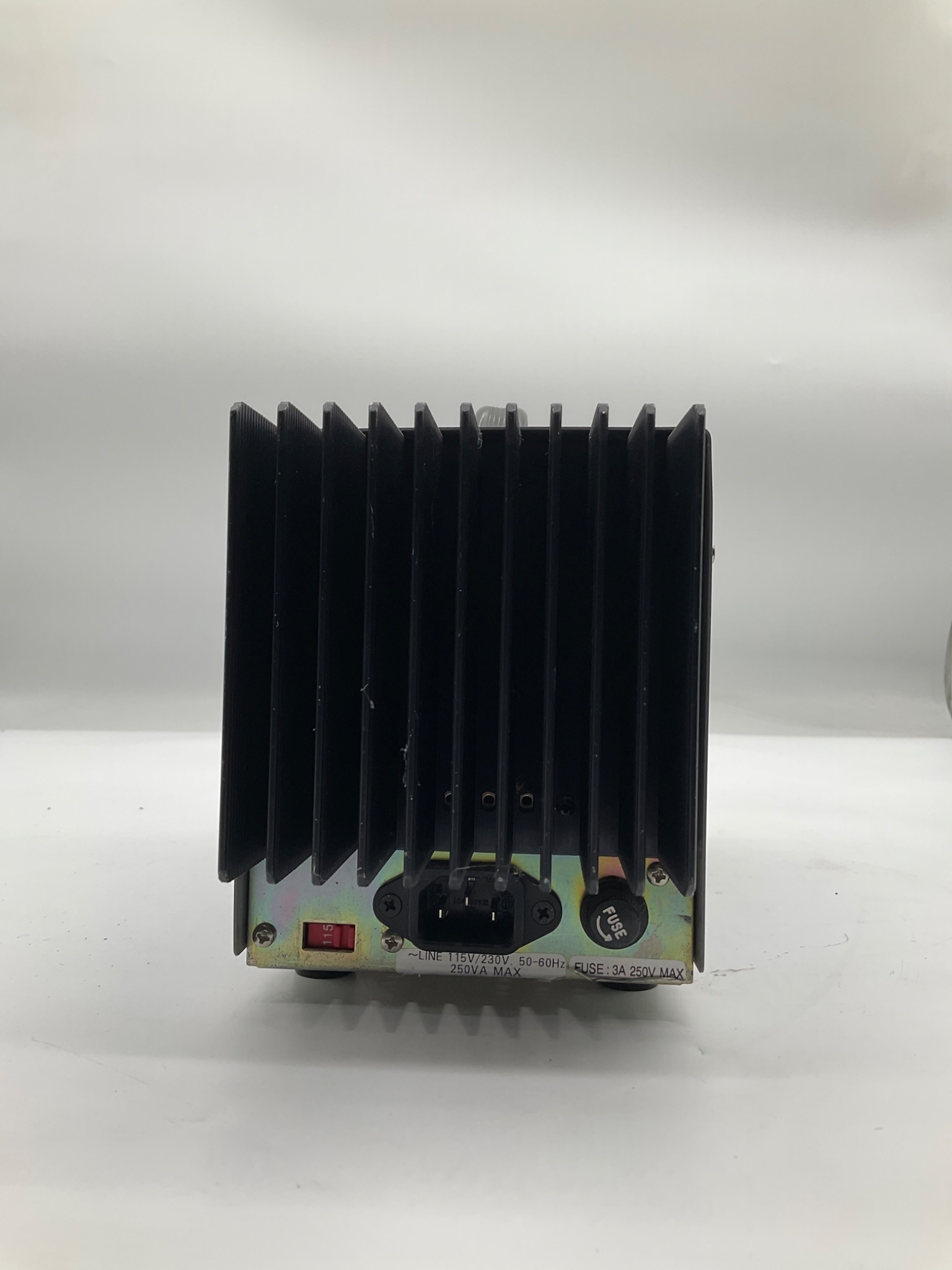 PROTEK 3003B Adjustable DC Power Supply 0-30V 3A USED 4