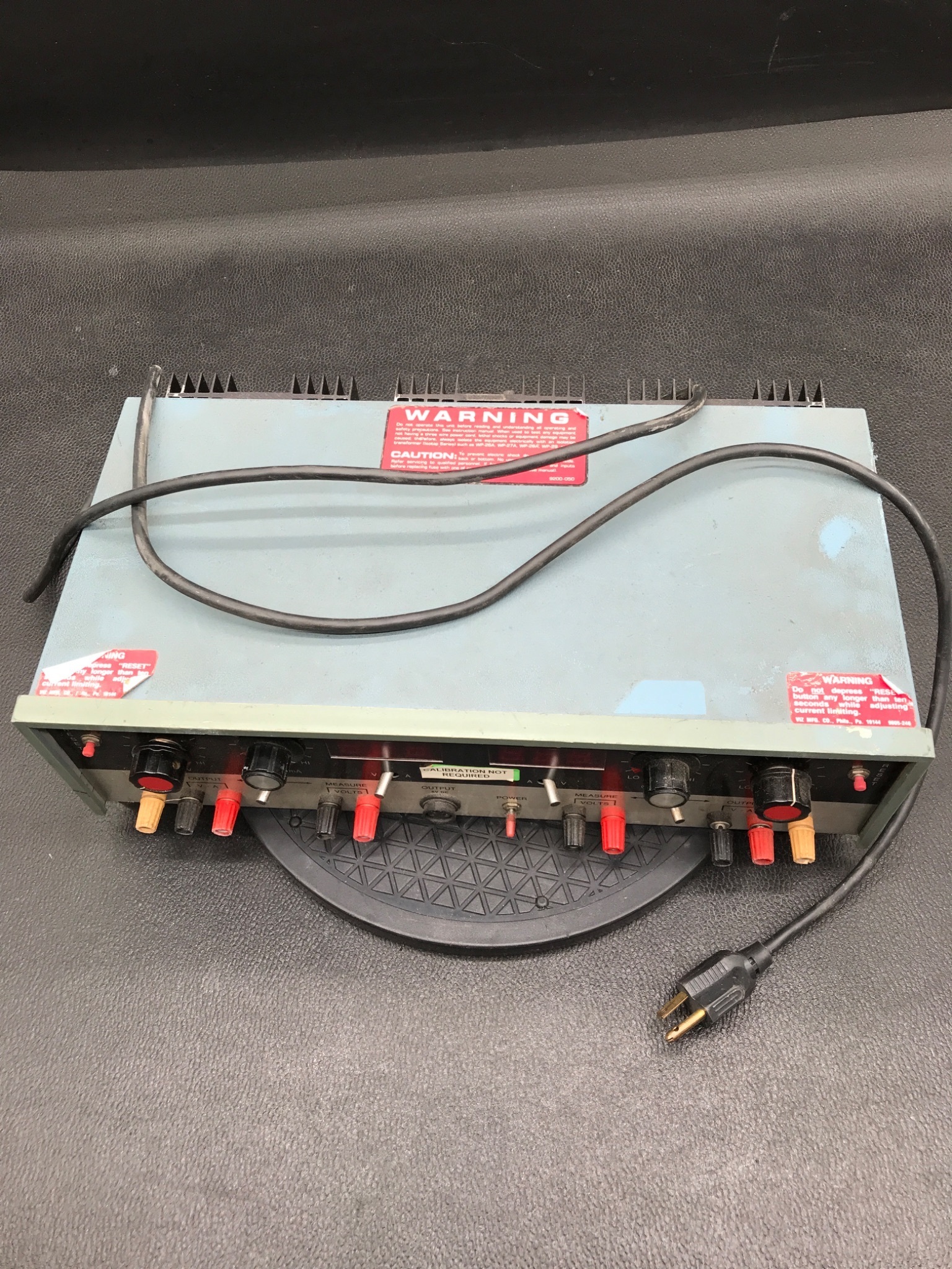 VIZ WP-714 Triple Output DC Power Supply USED 4