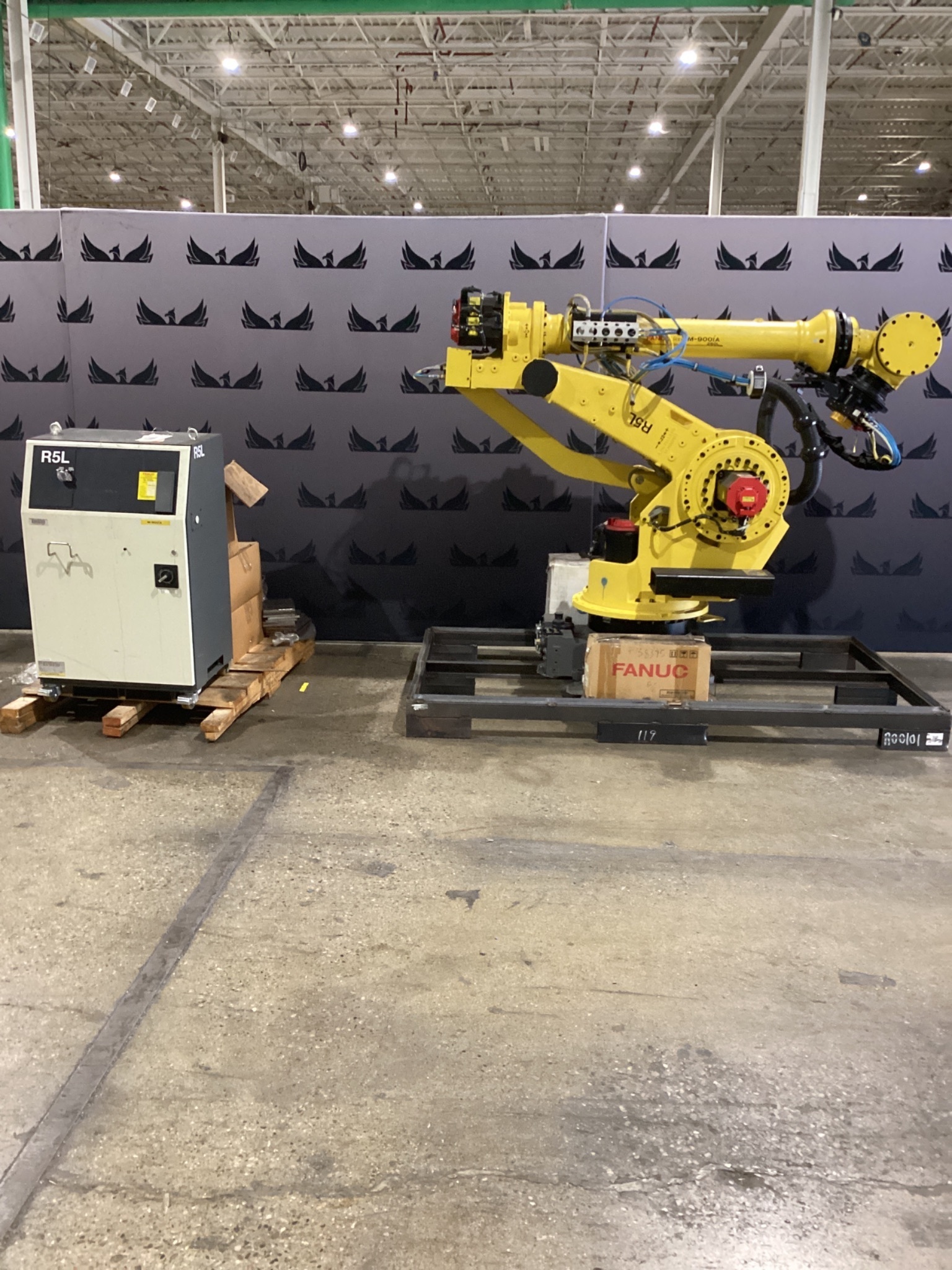FANUC M-900iA/260L Complete w/ R-30iA Controls USED - Low Hours 0