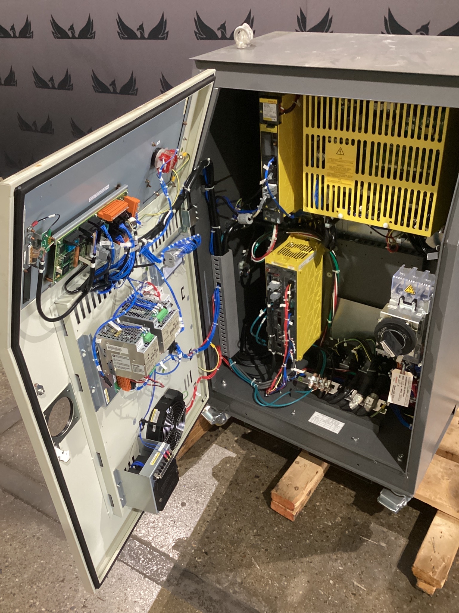 FANUC M-900iA/260L Complete w/ R-30iA Controls USED - Low Hours 1