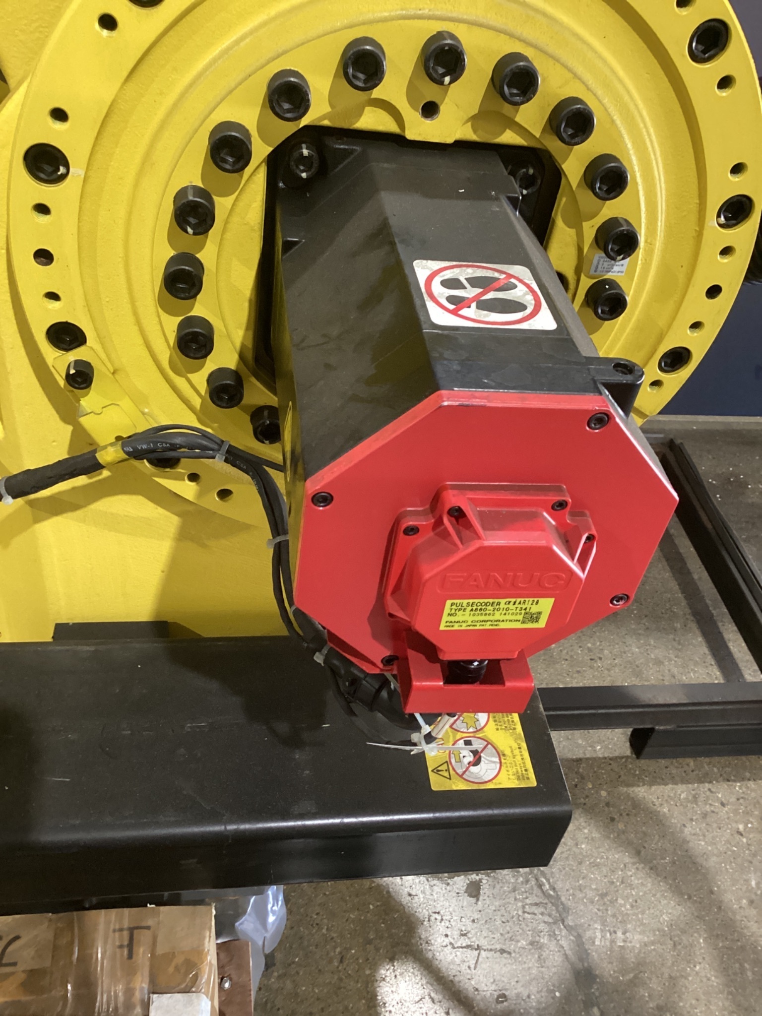 FANUC M-900iA/260L Complete w/ R-30iA Controls USED - Low Hours 7