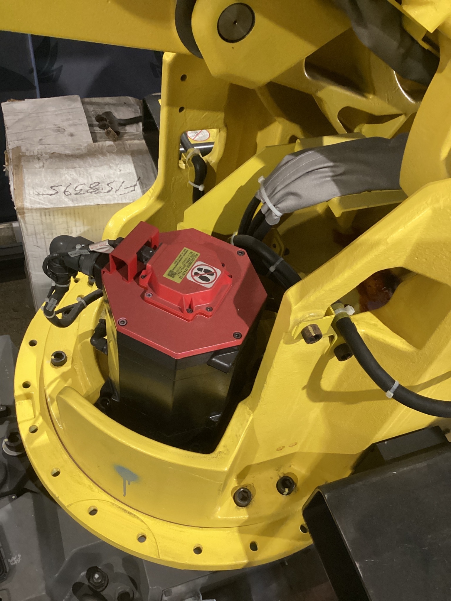 FANUC M-900iA/260L Complete w/ R-30iA Controls USED - Low Hours 8