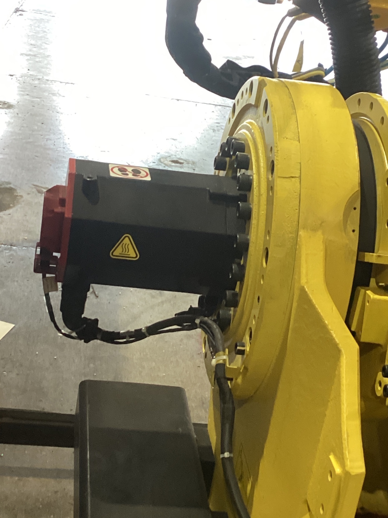 FANUC M-900iA/260L Complete w/ R-30iA Controls USED - Low Hours 10