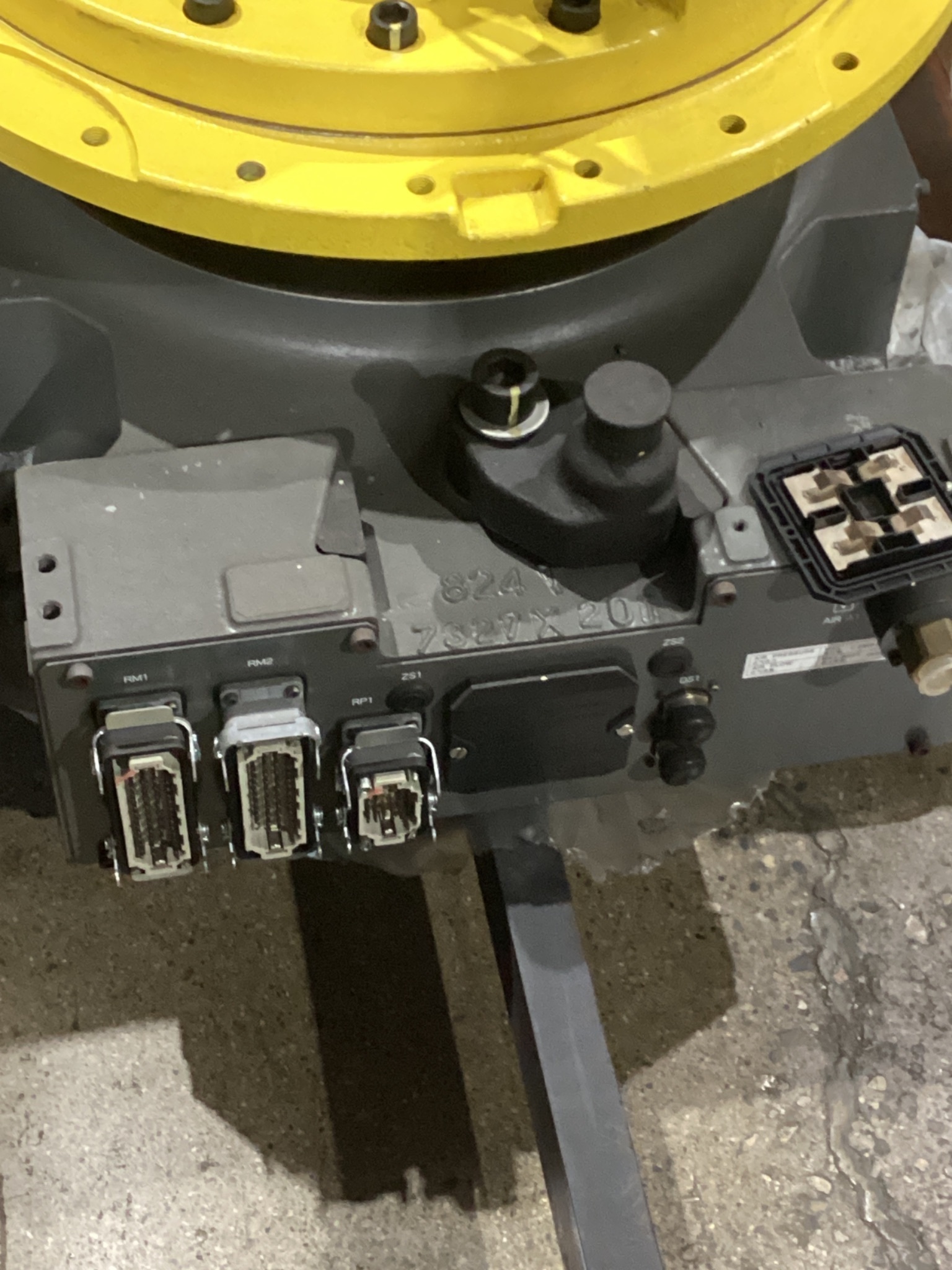 FANUC M-900iA/260L Complete w/ R-30iA Controls USED - Low Hours 11