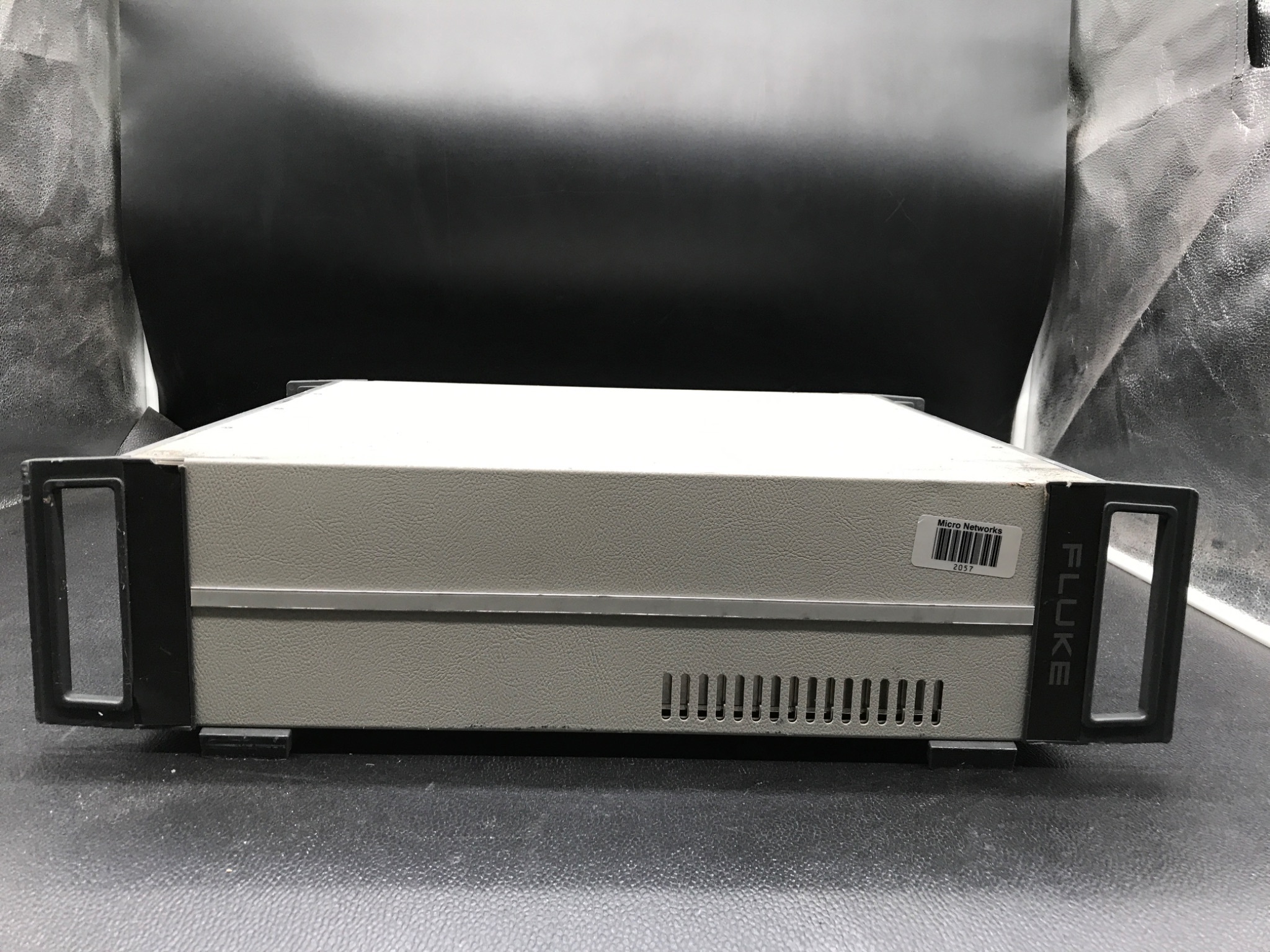Giga-tronics 6061A Synthesized RF Signal Generator 10kHz-1050MHz USED 1