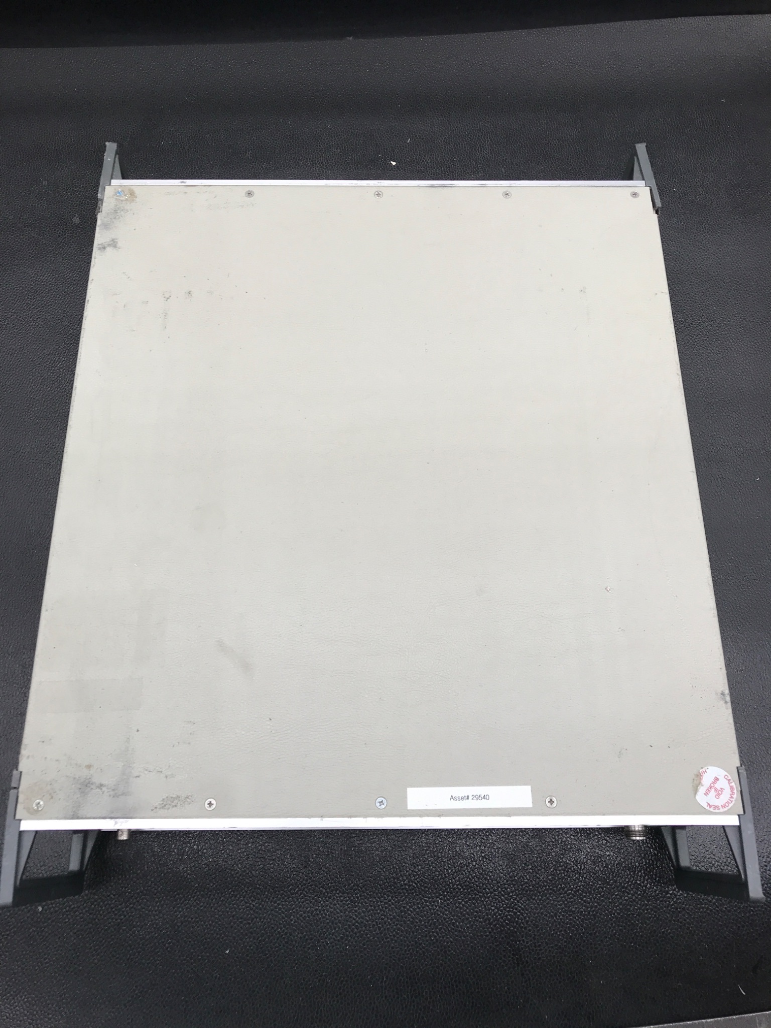 Giga-tronics 6061A Synthesized RF Signal Generator 10kHz-1050MHz USED 6