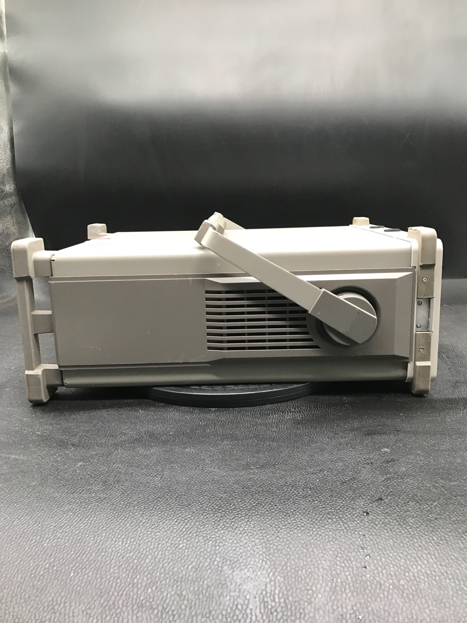 Hewlett-Packard 8565E Spectrum Analyzer 9kHz-50GHz USED 3