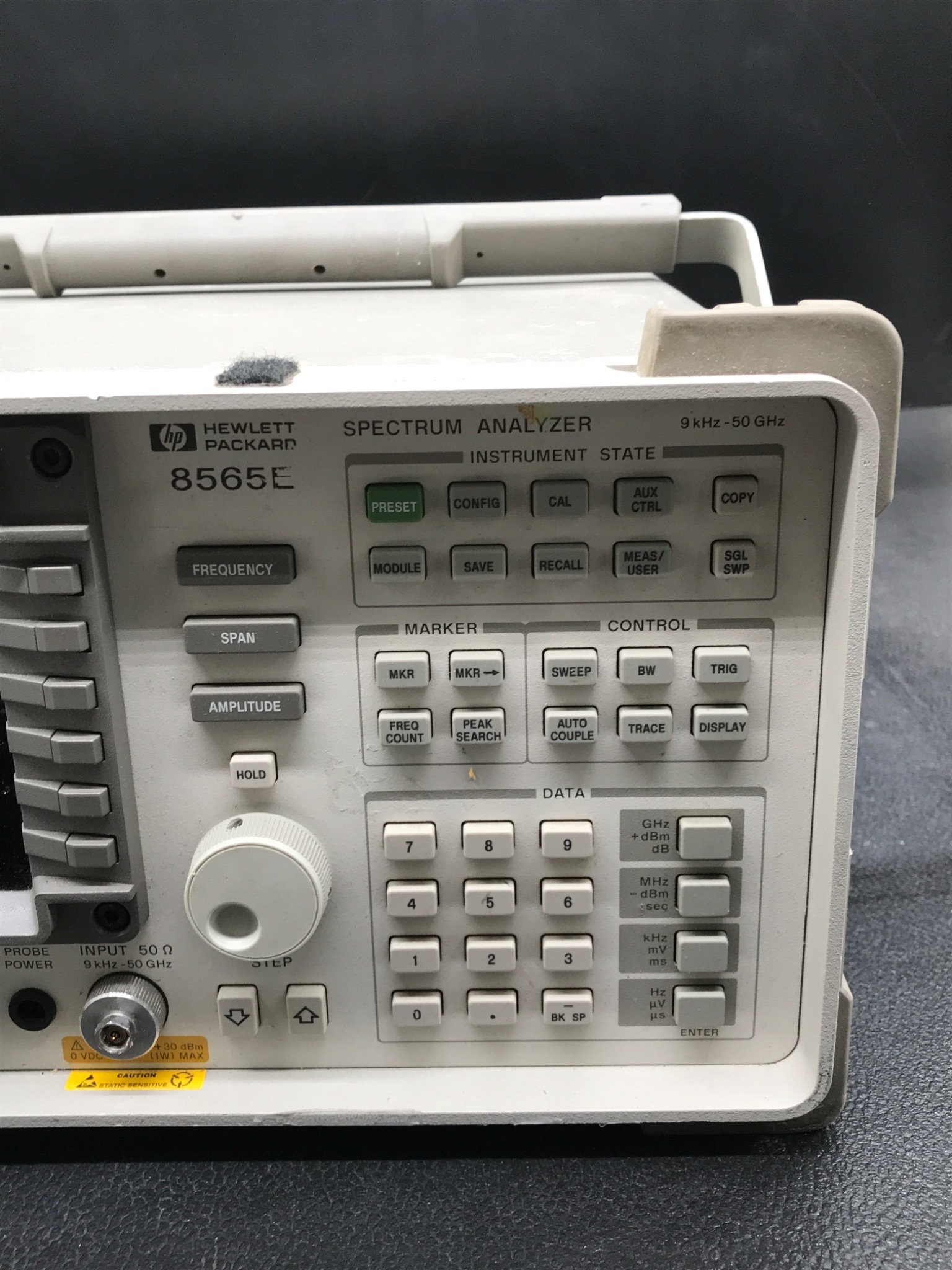 Hewlett-Packard 8565E Spectrum Analyzer 9kHz-50GHz USED 4