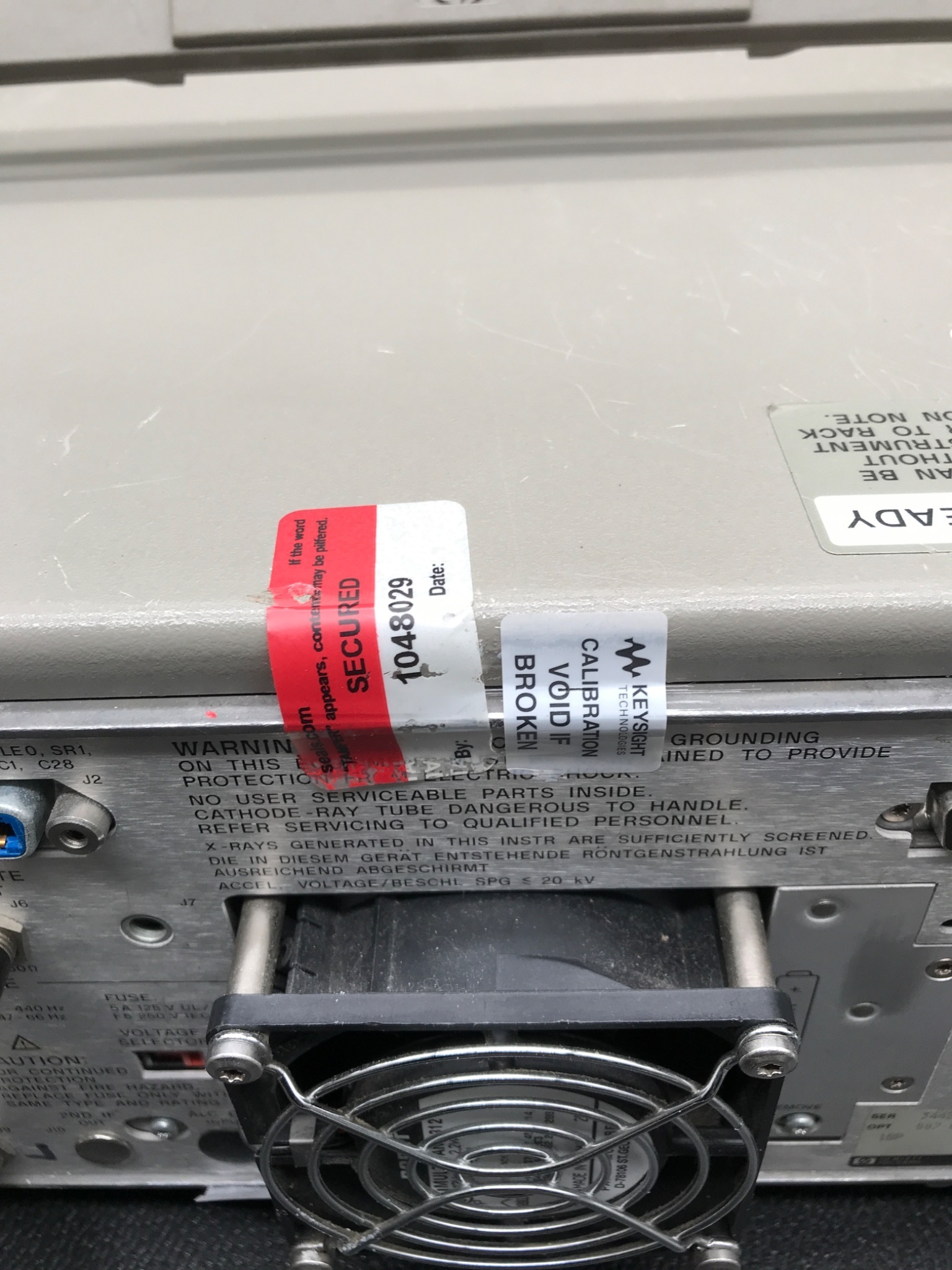 Hewlett-Packard 8565E Spectrum Analyzer 9kHz-50GHz USED 8