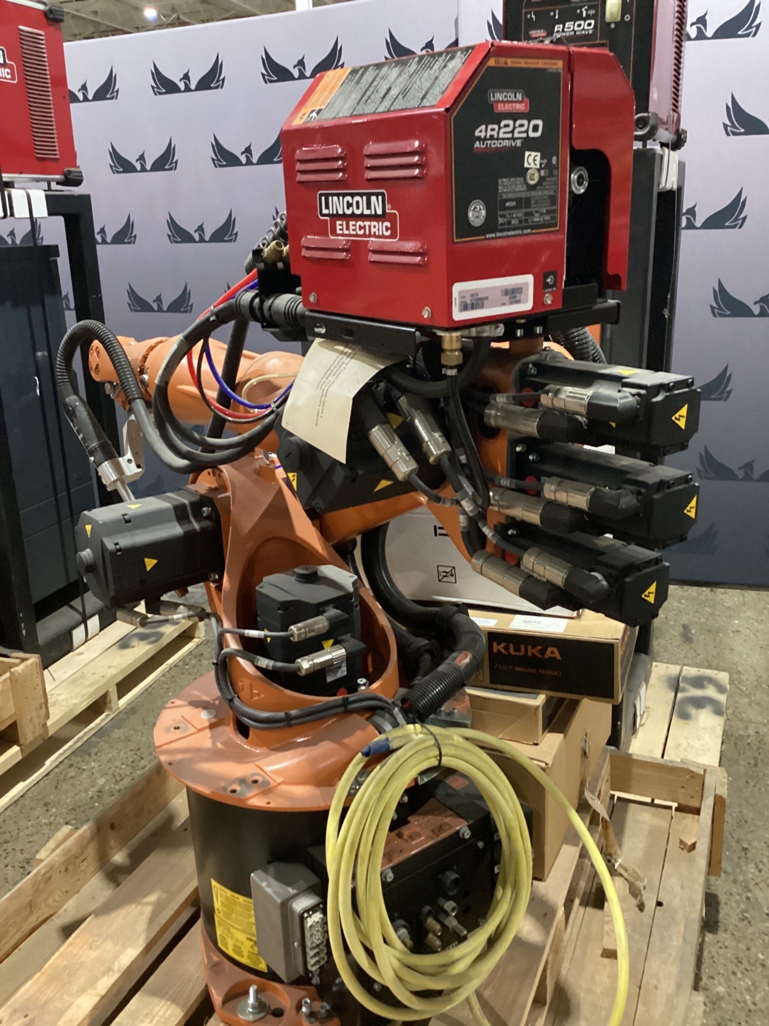 KUKA KR16 L6-2 w/ KR C4 Controls Lincoln R550 Weld Package & TT3A Reamer NEW 5