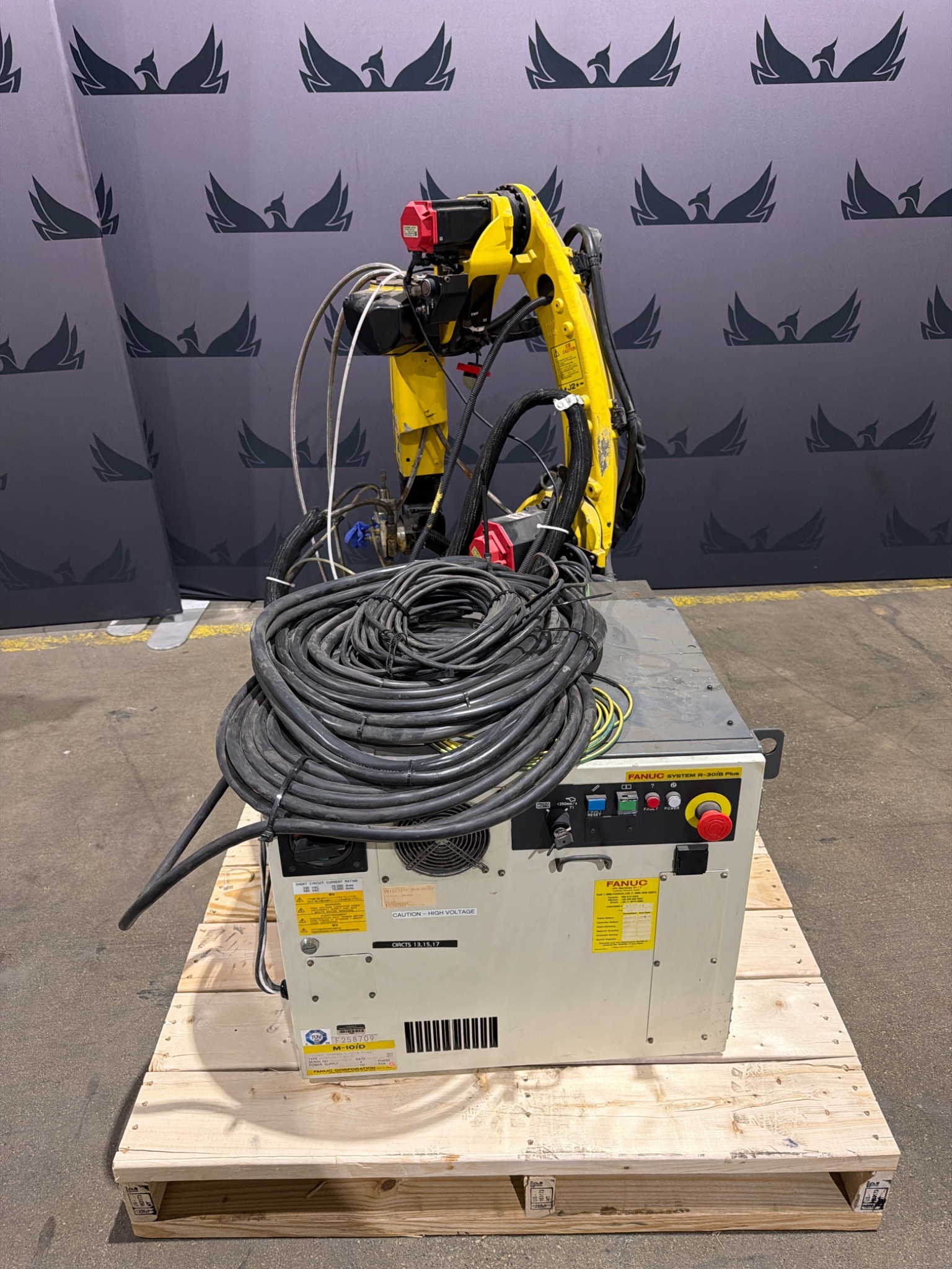 FANUC M‑10iD/12 w/ R‑30iB Plus Controller USED - Missing Pendant 0