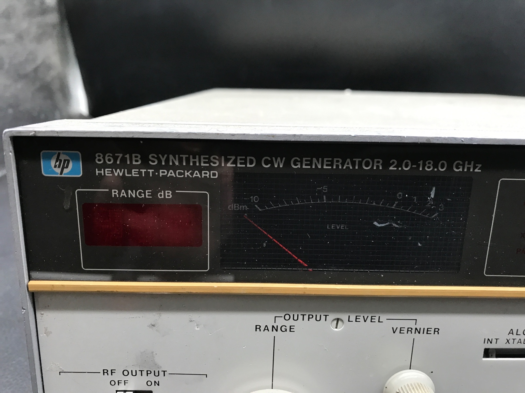 Hewlett-Packard 8671B Synthesized CW Generator 2.0-18.0 GHz USED / FOR PARTS ONLY 5
