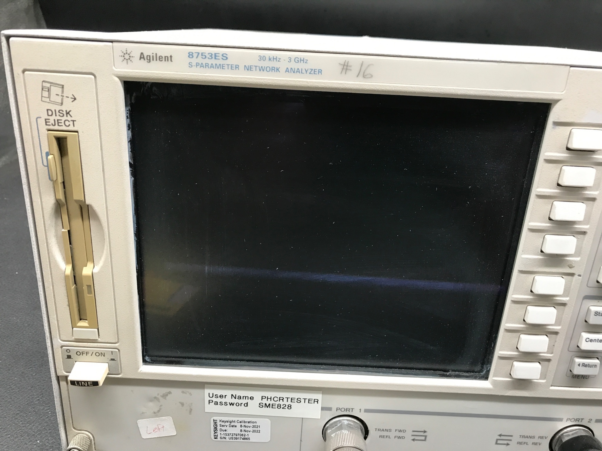 Agilent 8753ES S-Parameter Network Analyzer 30kHz-3GHz FOR PARTS ONLY 4