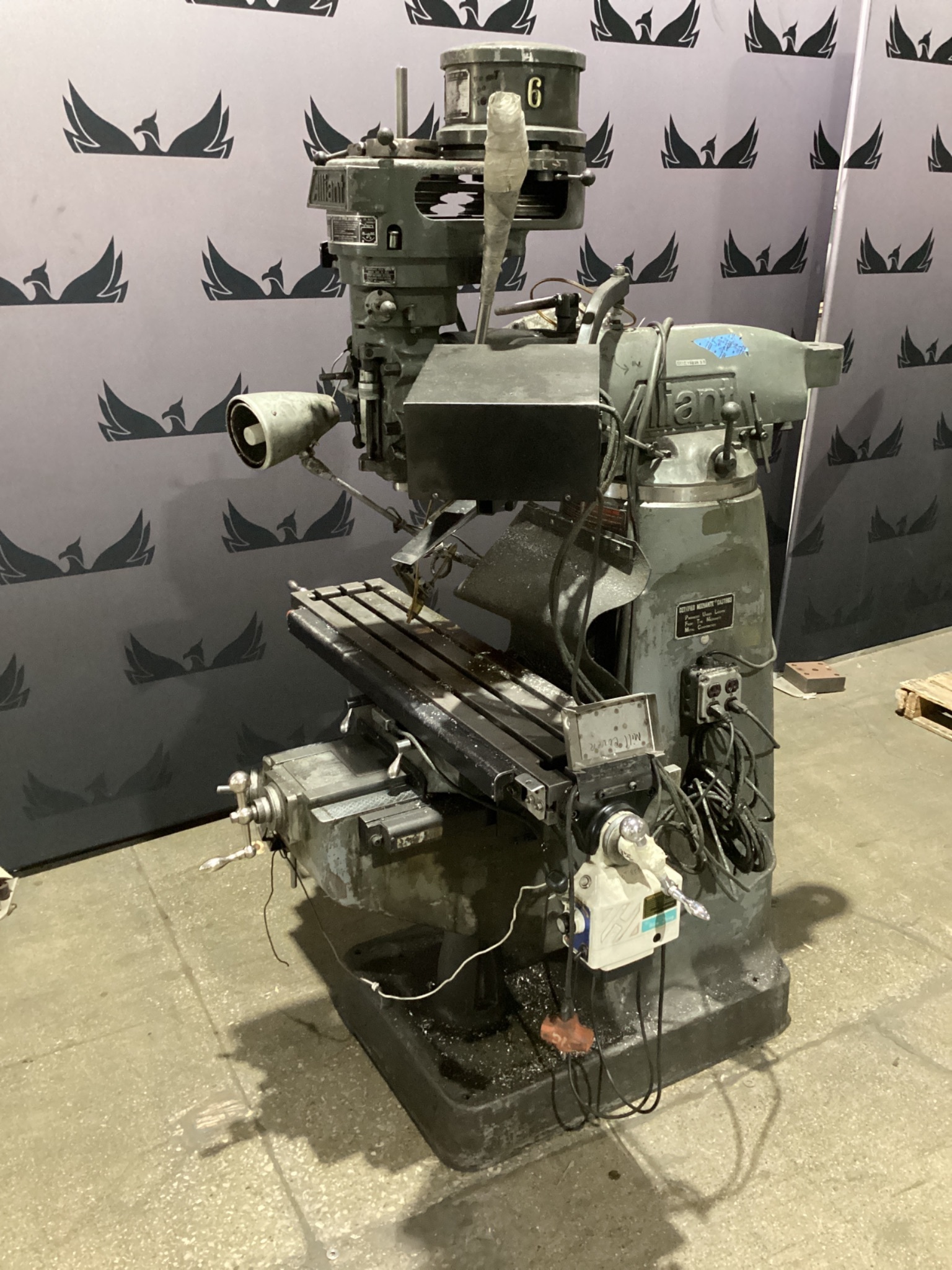 ALLIANT 1-1/2 TCS Vertical Turret Milling Machine w/ DRO & Power Feed USED 0