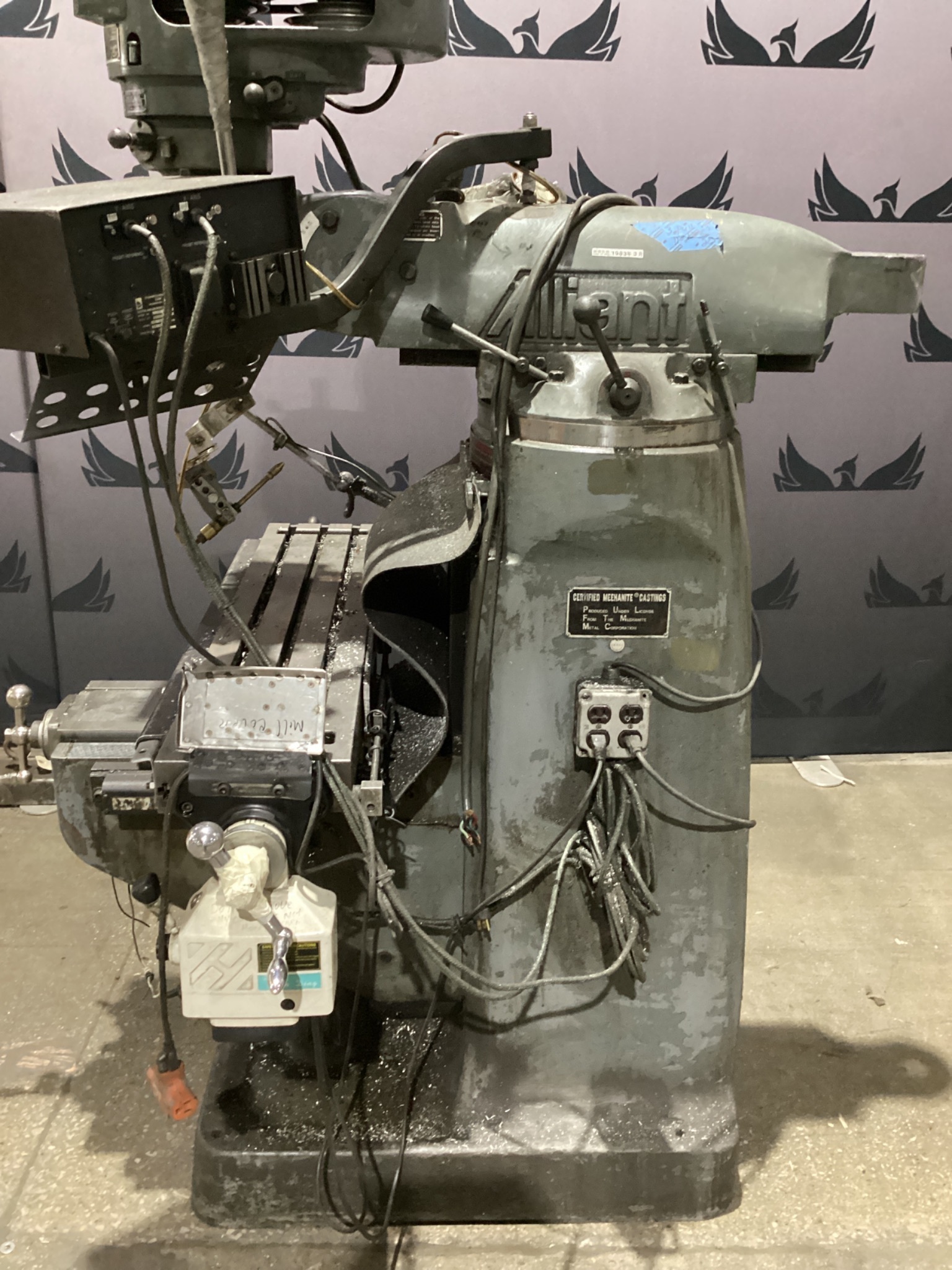 ALLIANT 1-1/2 TCS Vertical Turret Milling Machine w/ DRO & Power Feed USED 2