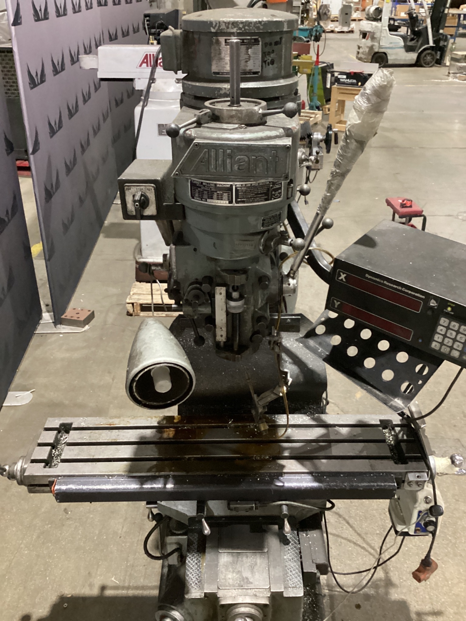 ALLIANT 1-1/2 TCS Vertical Turret Milling Machine w/ DRO & Power Feed USED 5