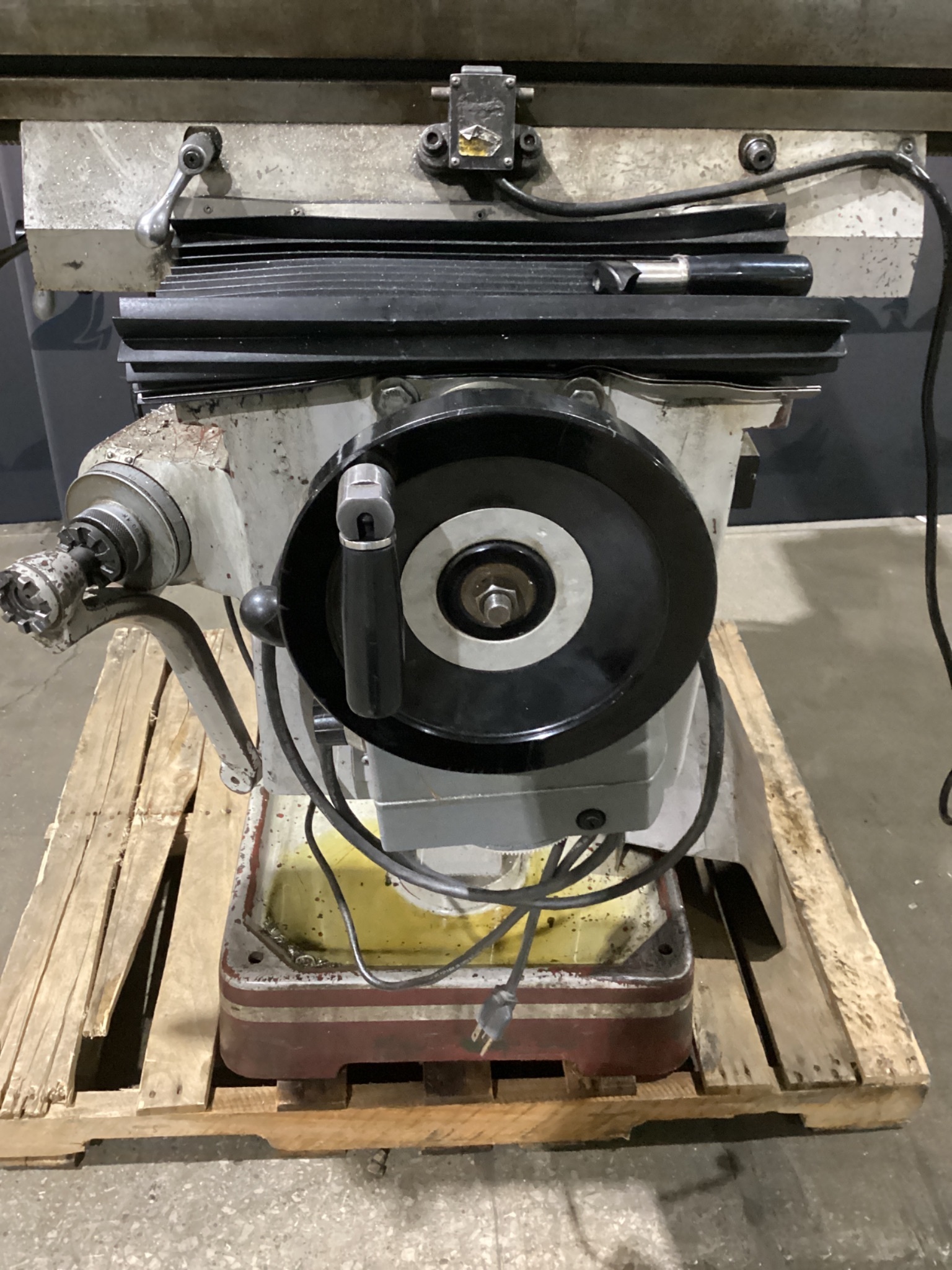 ALLIANT 1054-3V Vertical Turret Milling Machine w/ ANILAM Wizard 211 DRO USED 2