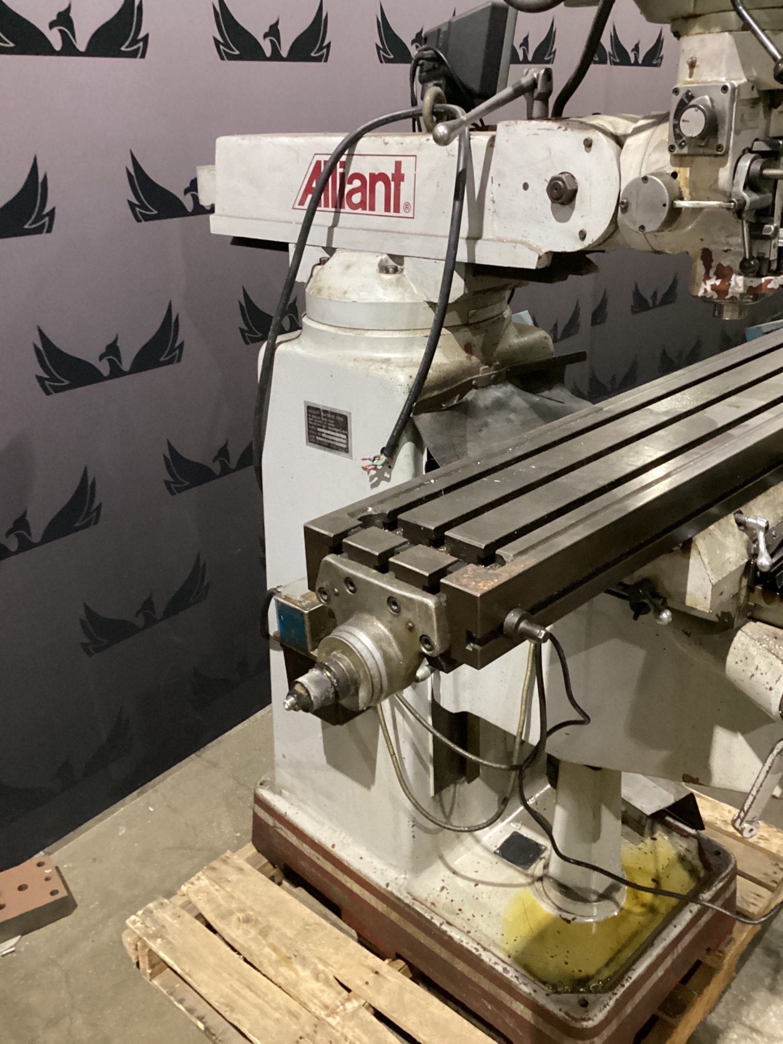 ALLIANT 1054-3V Vertical Turret Milling Machine w/ ANILAM Wizard 211 DRO USED 5