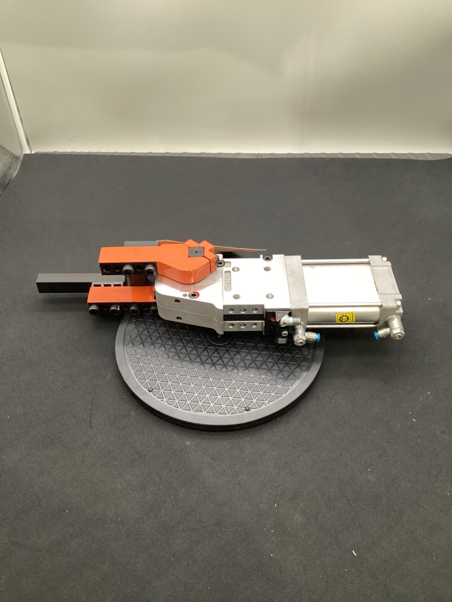 TUNKERS VU 63.1 BR2 A035 T12 PNEUMATIC ROTARY ACTUATOR - USED 2