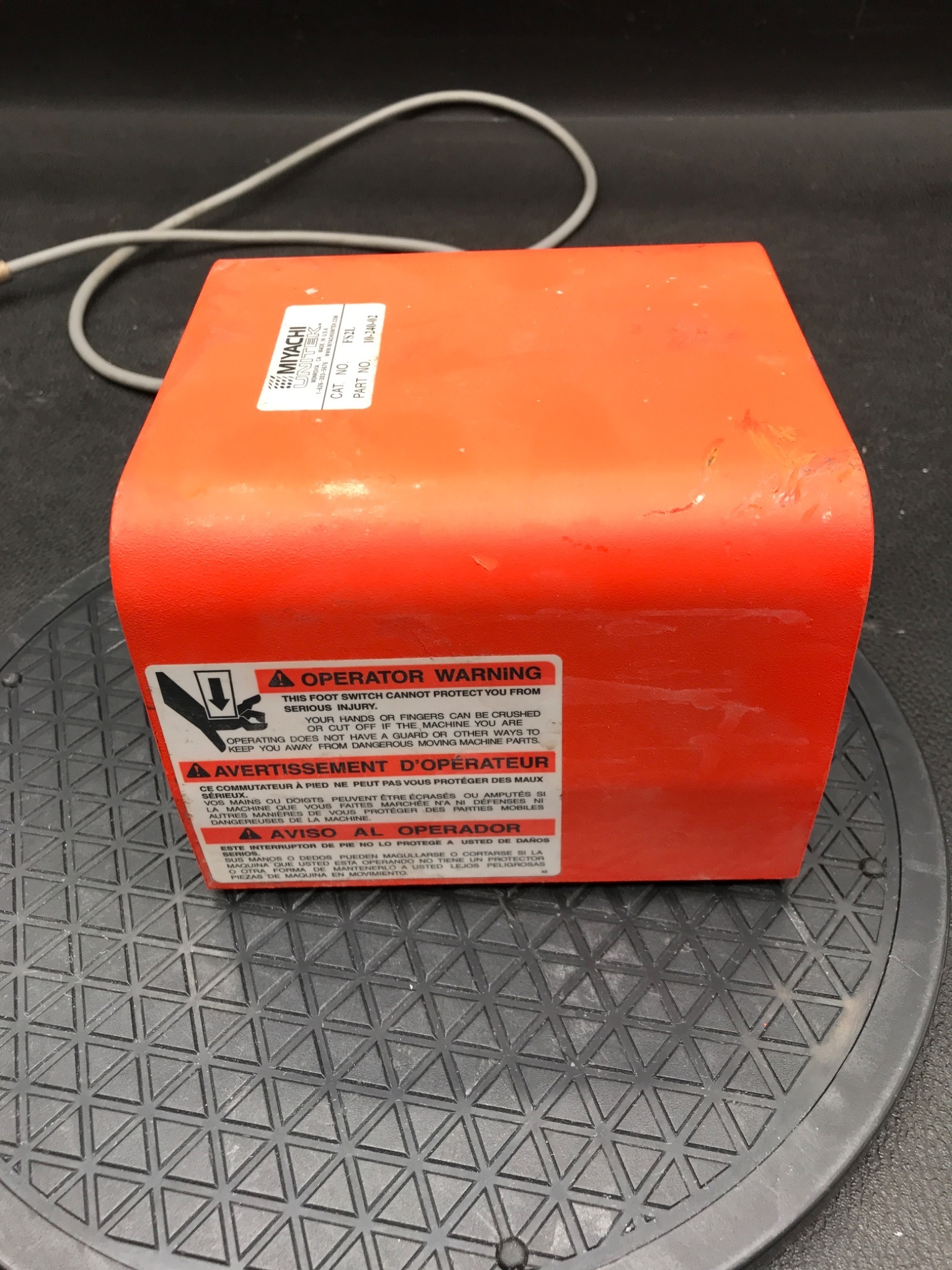 Miyachi Unitek FS2L Foot Switch 10-240-02 USED 4