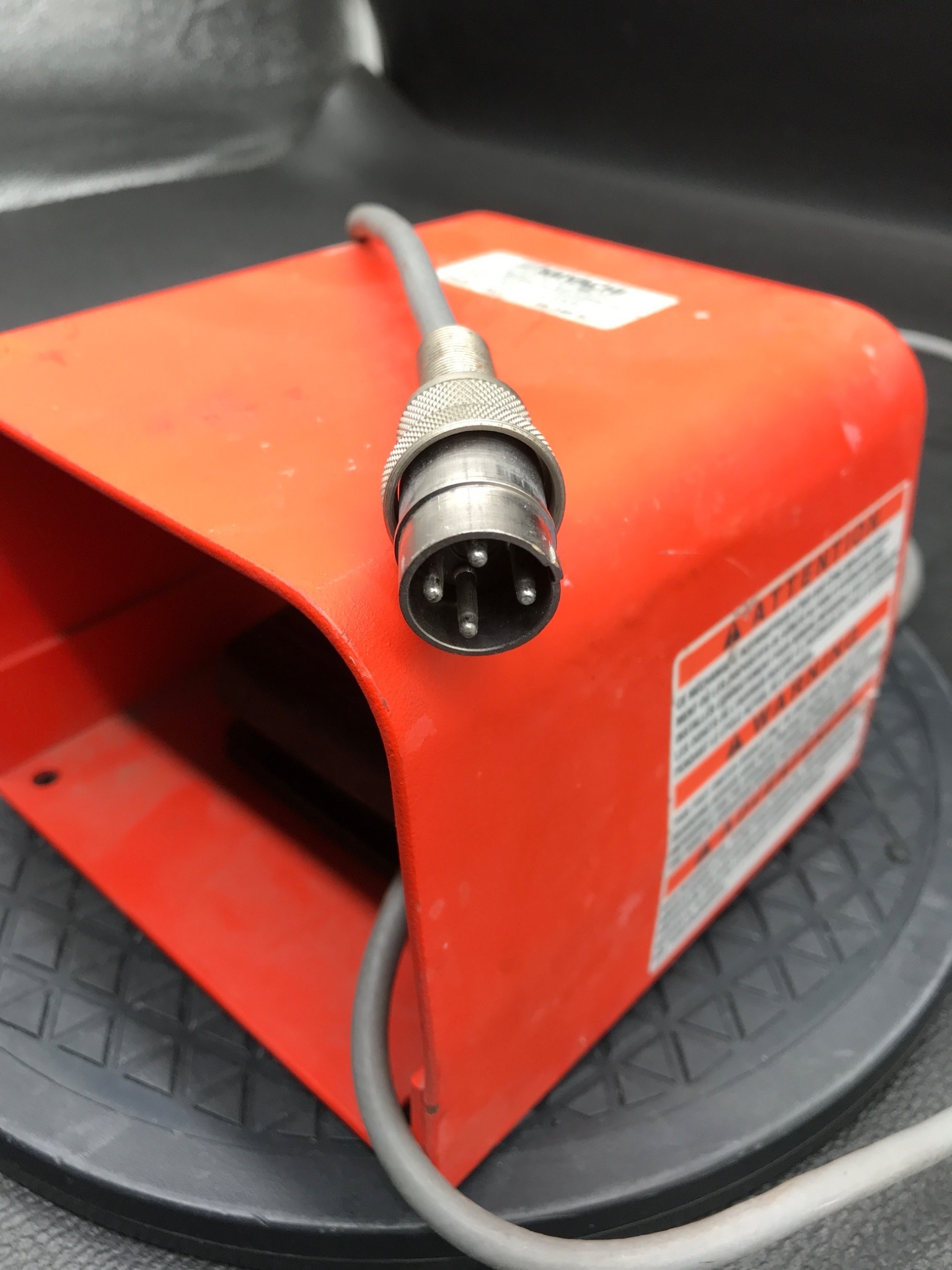 Miyachi Unitek FS2L Foot Switch 10-240-02 USED 6
