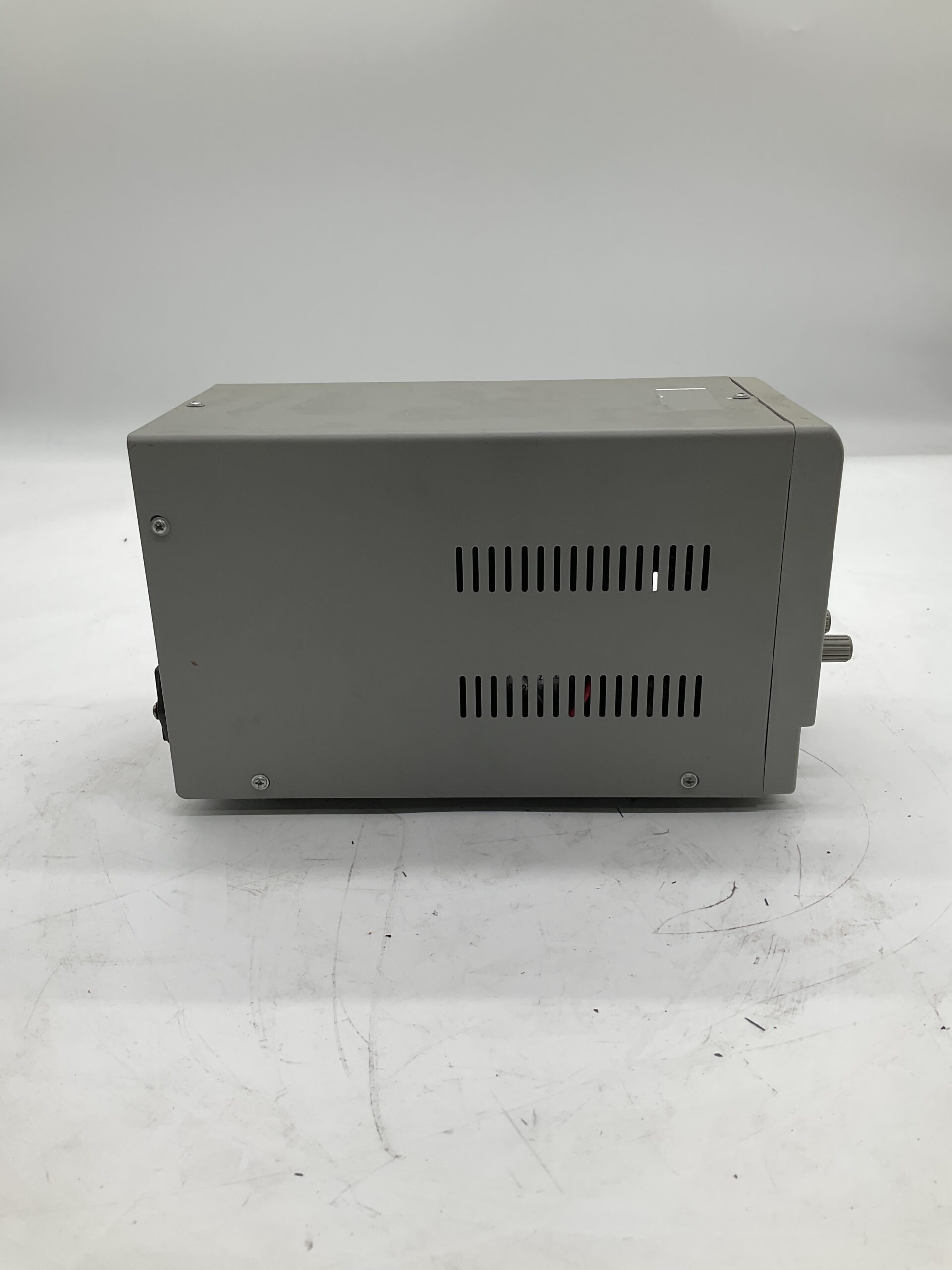 YIHUA YH-305D Variable DC Power Supply USED 2