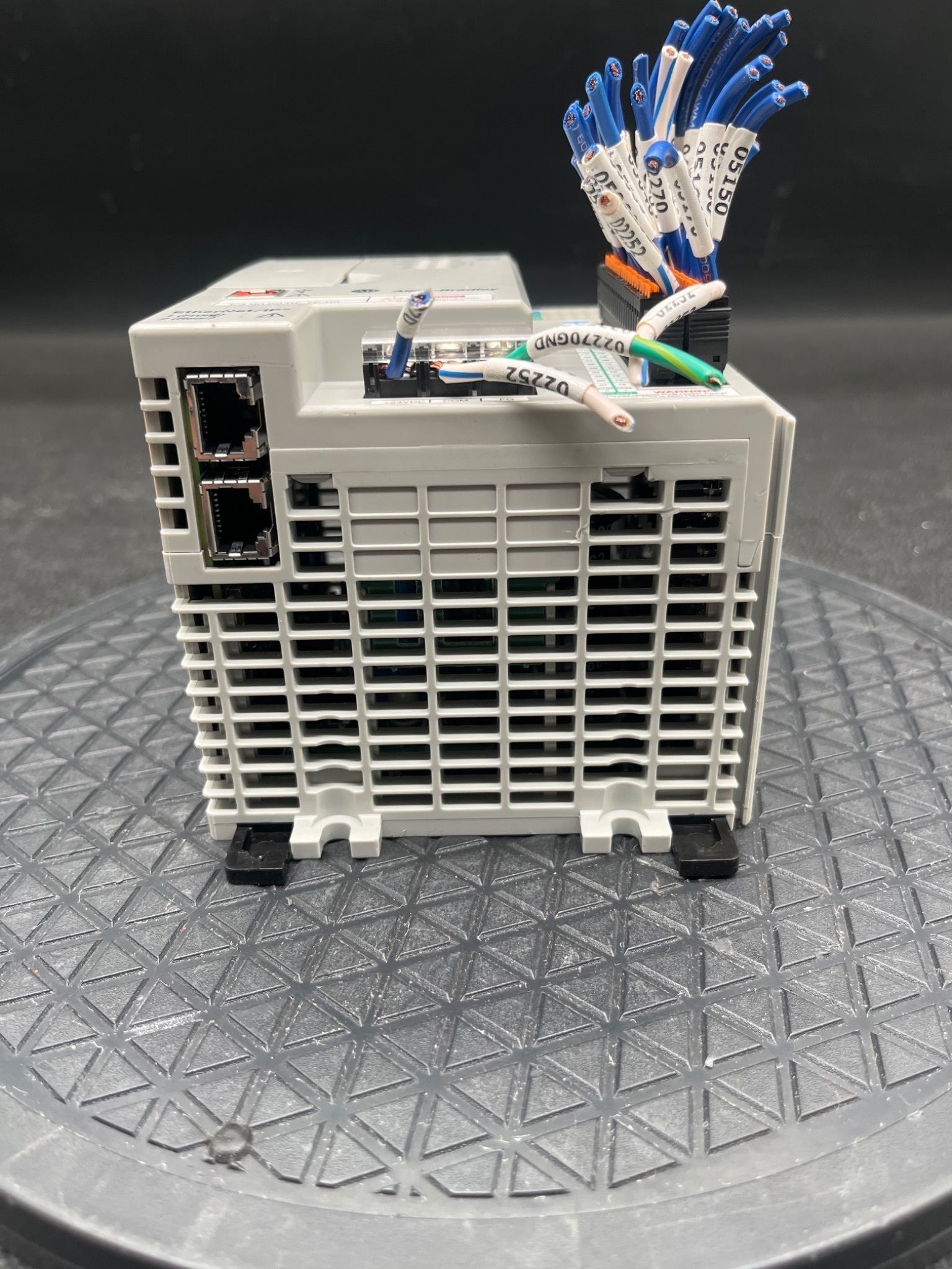 Allen-Bradley 1769-L24ER-QB1B CompactLogix PLC Controller USED 1