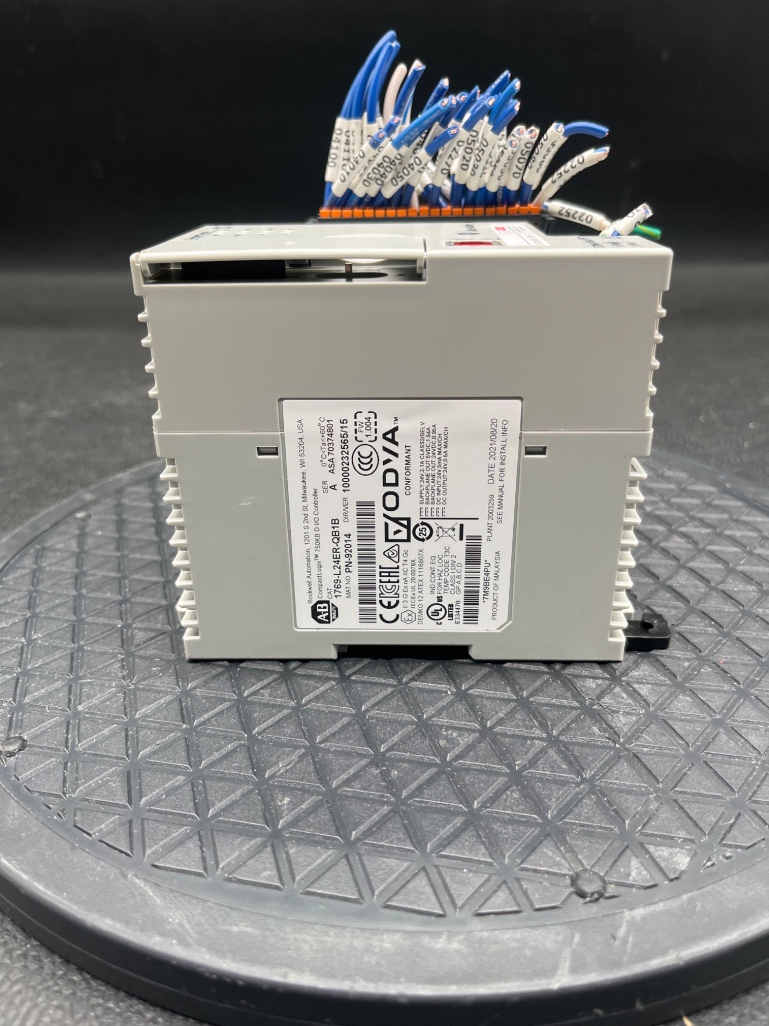 Allen-Bradley 1769-L24ER-QB1B CompactLogix PLC Controller USED 2