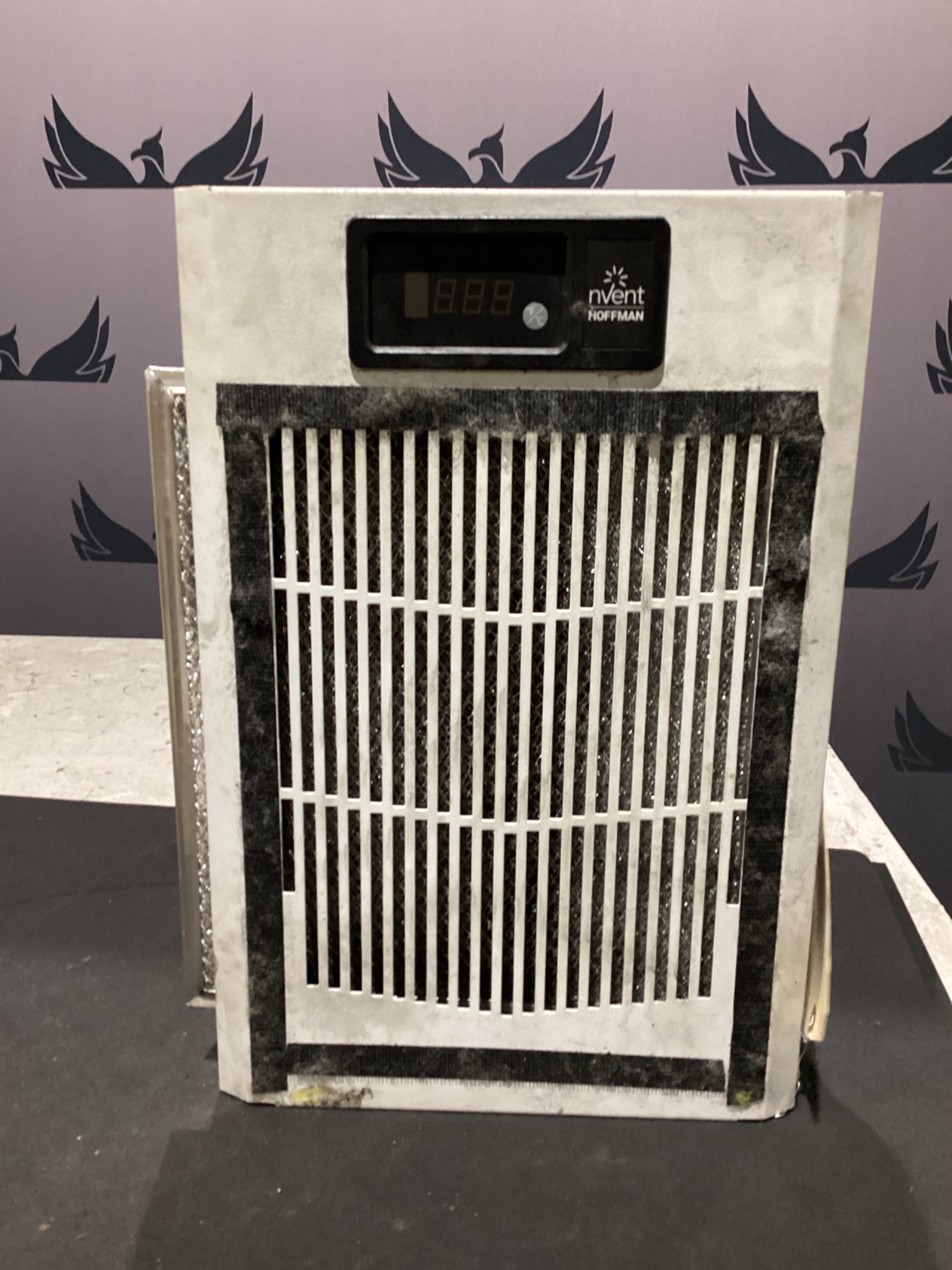 NVENT HOFFMAN N170226G010 ENCLOSURE AIR CONDITIONER USEd 1