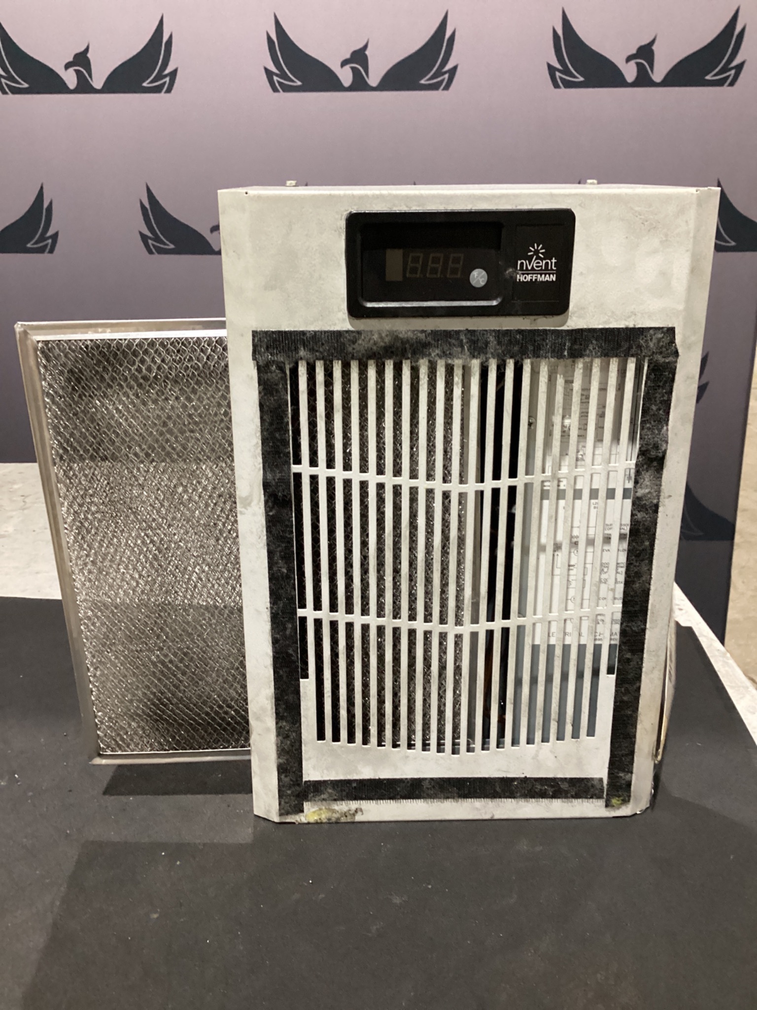 NVENT HOFFMAN N170226G010 ENCLOSURE AIR CONDITIONER USEd 2