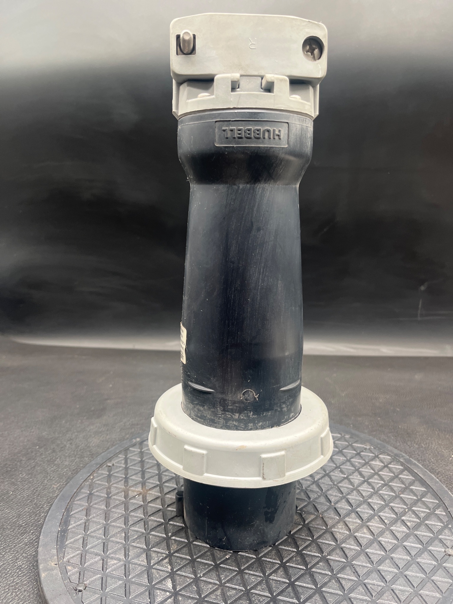 Hubbell 4100P5W Pin & Sleeve Plug USED 1