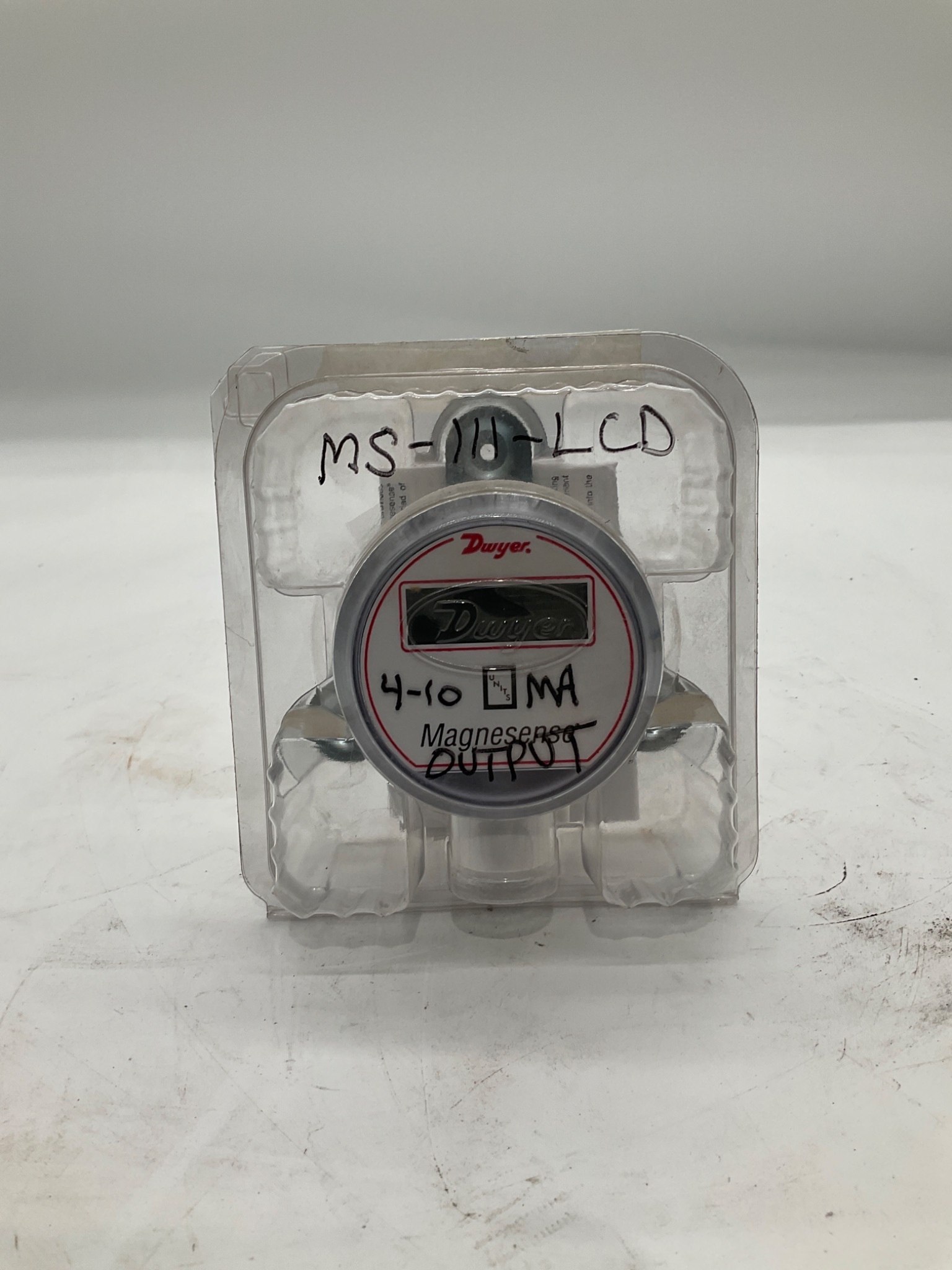 DWYER MS-111-LCD Magnesense Differential Pressure Transmitter NEW 0