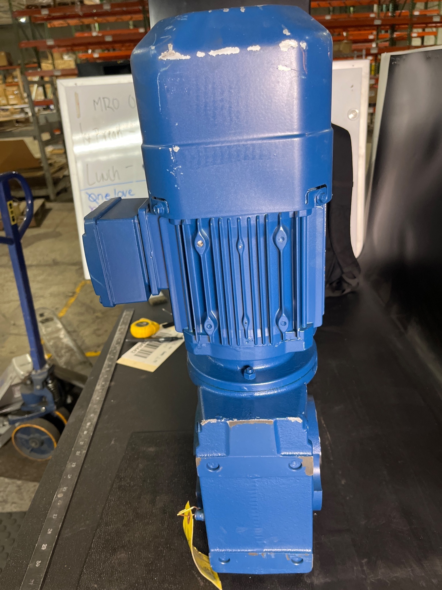 SEW-EURODRIVE KA57 DRE90M4/BE2HR/ISU/TF Gearmotor USED 3