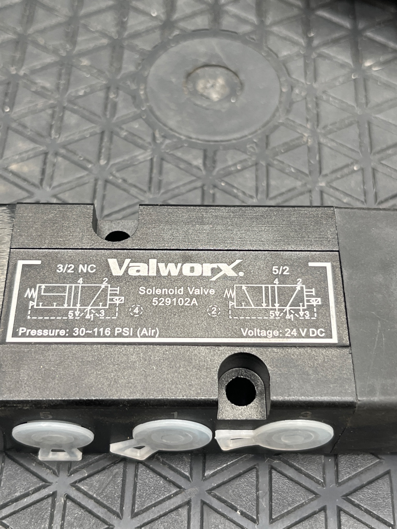 VALWORX 529102A Pneumatic Solenoid Valve 24 VDC NEW 8