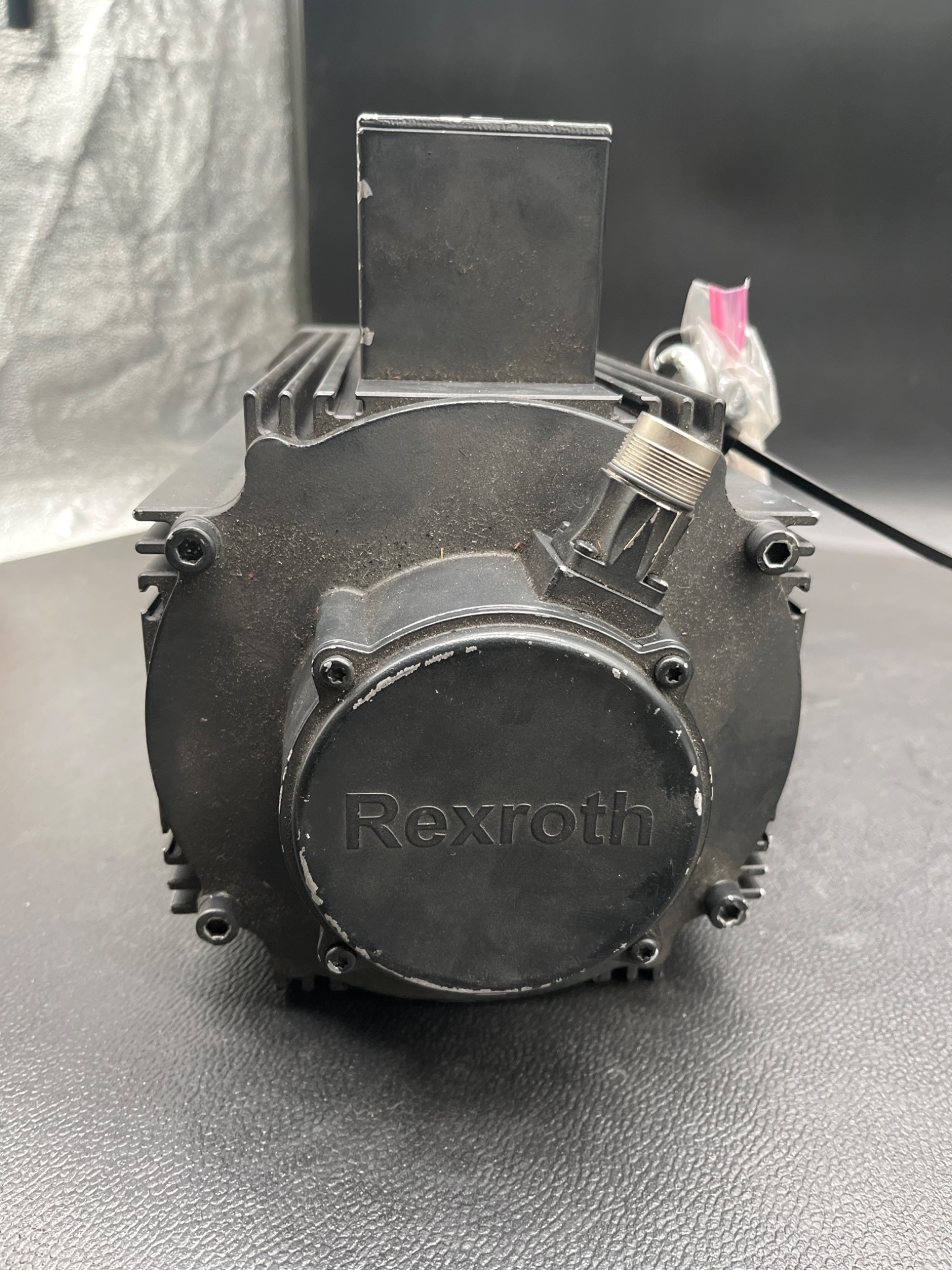REXROTH MSK101D‑0300‑NN‑M1‑AG2‑NNNN 3‑Phase Synchronous PM‑Motor - USED 3