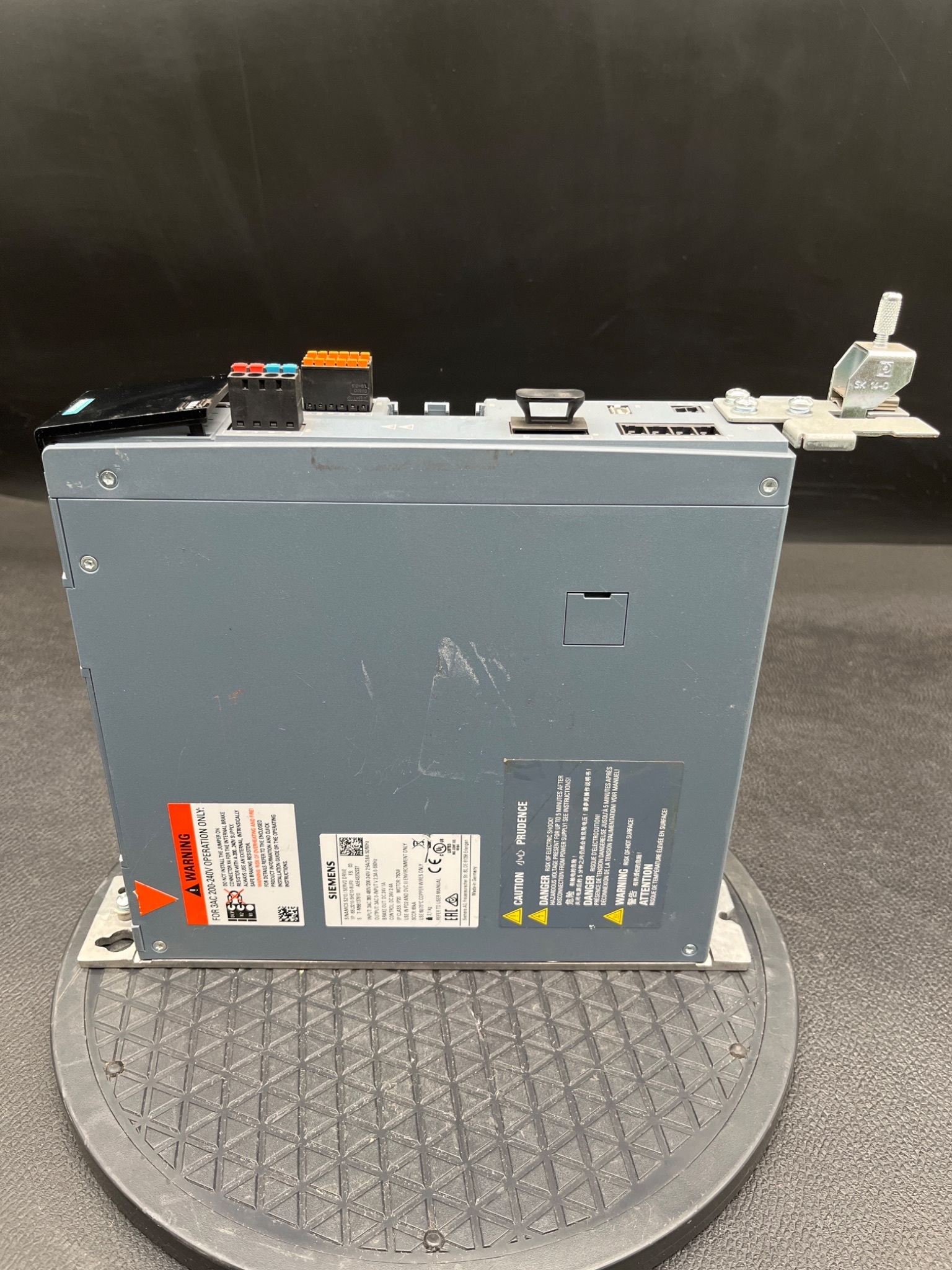 SIEMENS 6SL3210-5HE10-8UF0 SINAMICS S210 Servo Drive USED 2